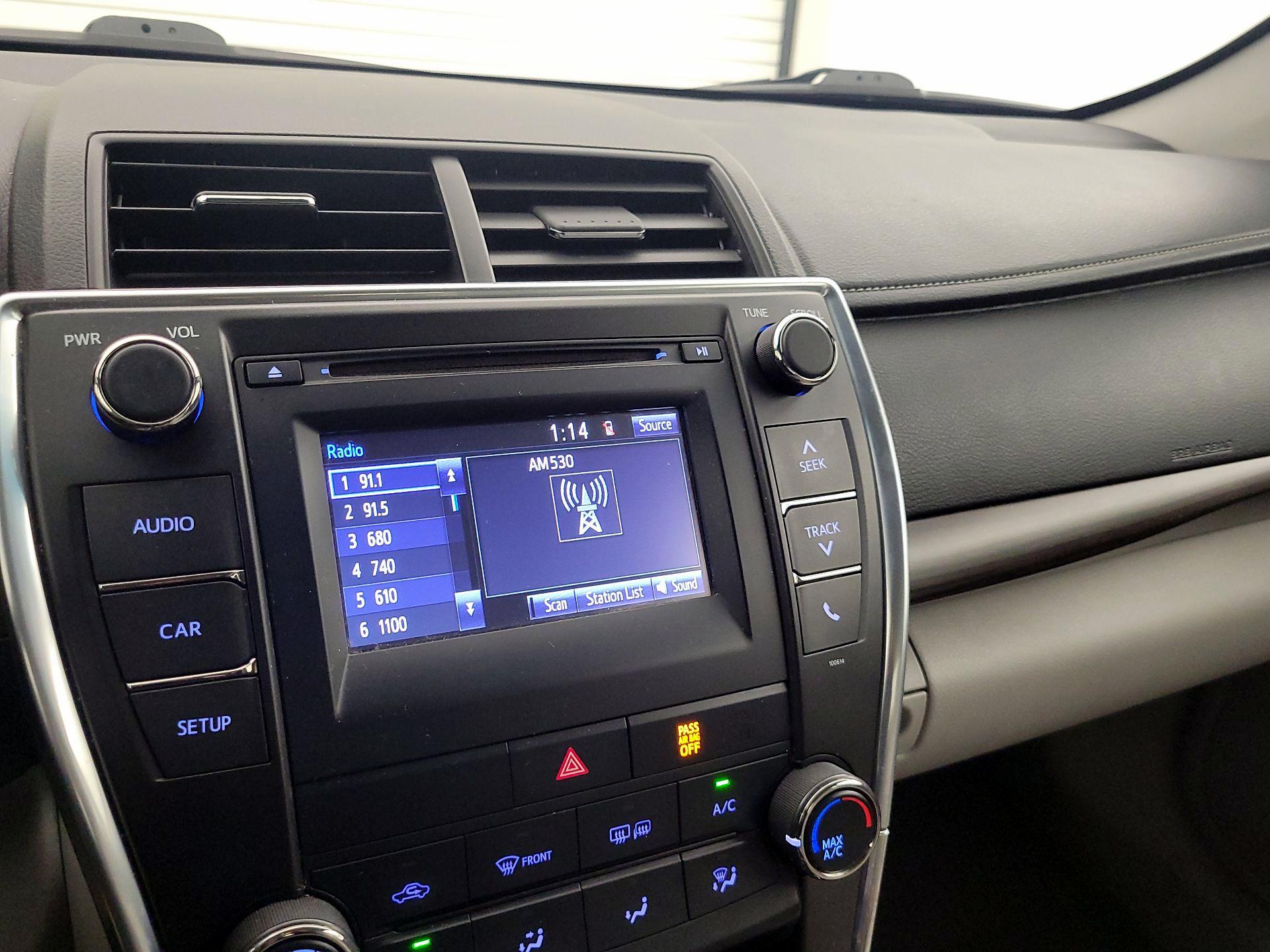 Thumbnail: 2016 Toyota Camry - 15