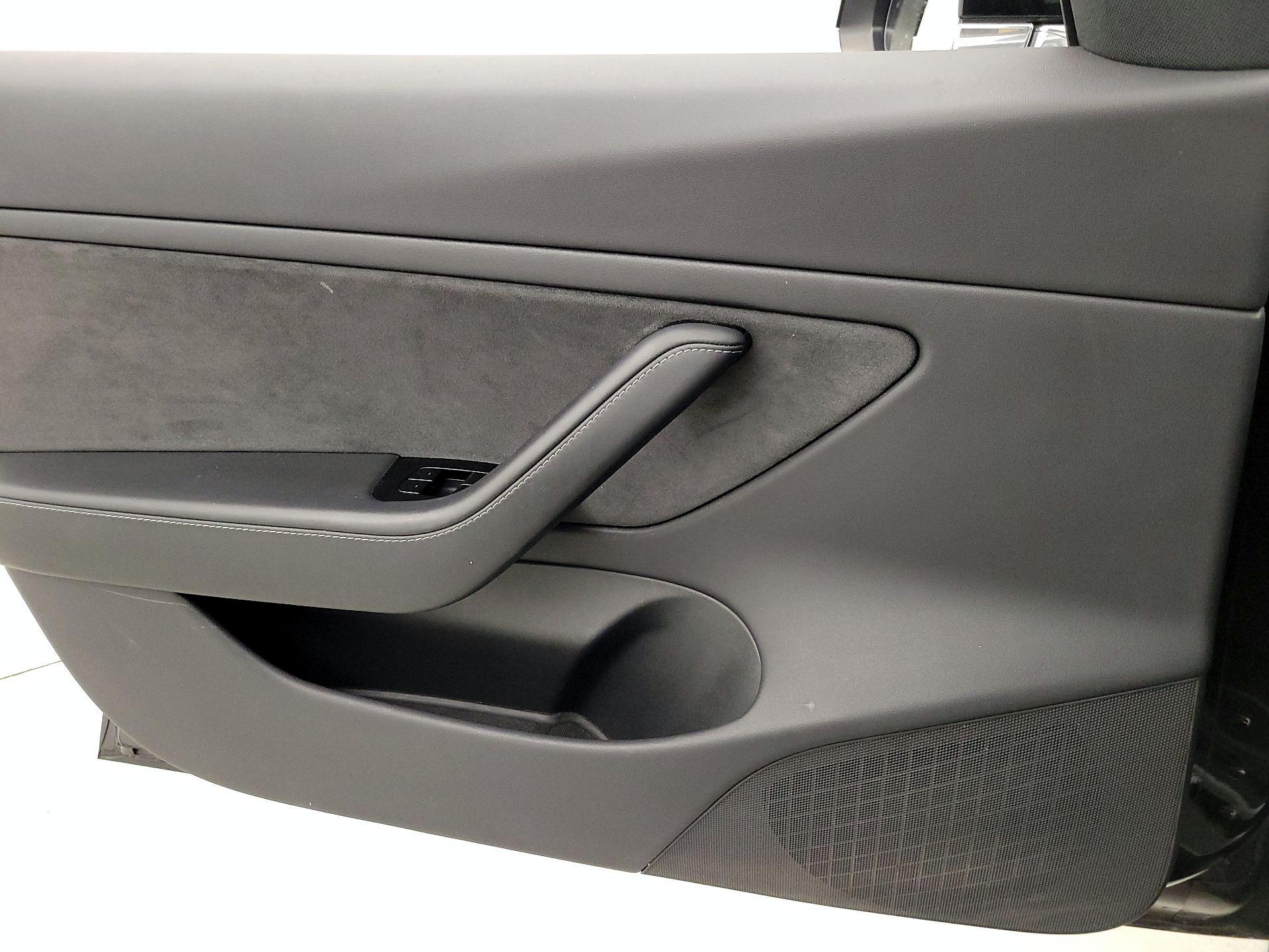 Thumbnail: 2019 Tesla Model 3 - 12