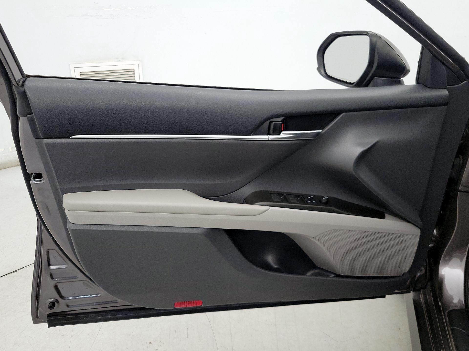 Thumbnail: 2021 Toyota Camry - 12