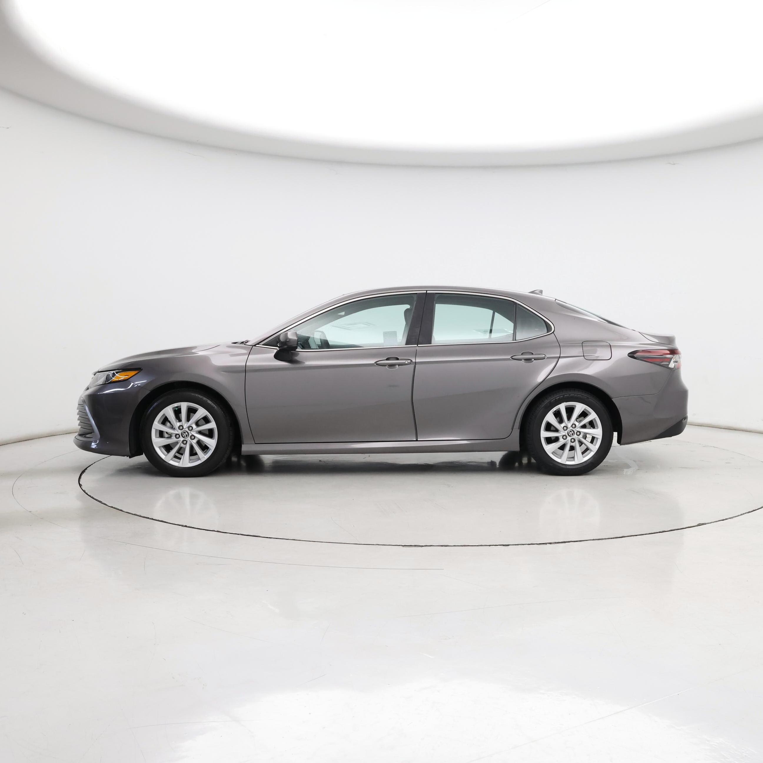 Thumbnail: 2021 Toyota Camry - 3