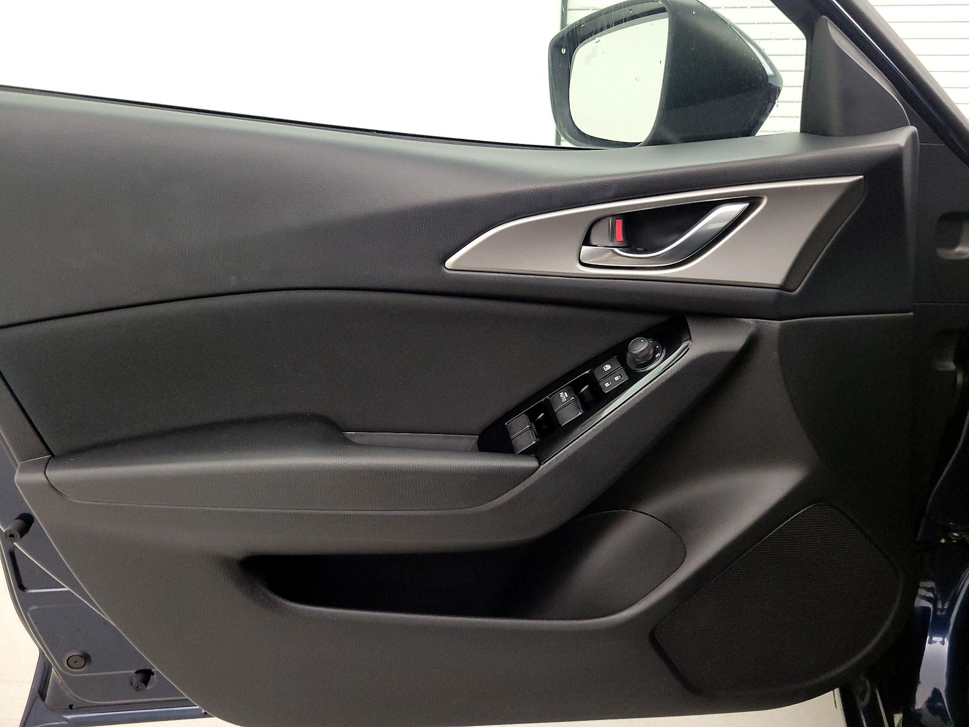 Thumbnail: 2017 Mazda Mazda3 - 12