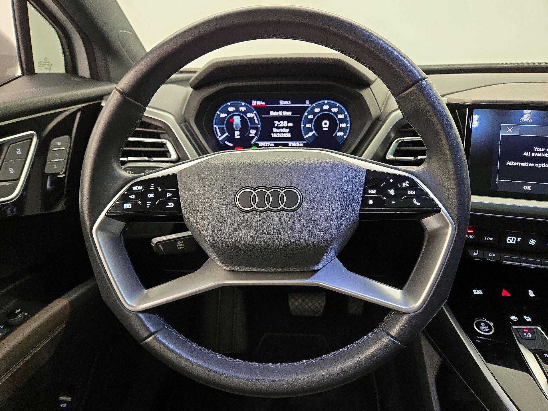 Thumbnail: 2022 Audi Q4 e-tron - 10