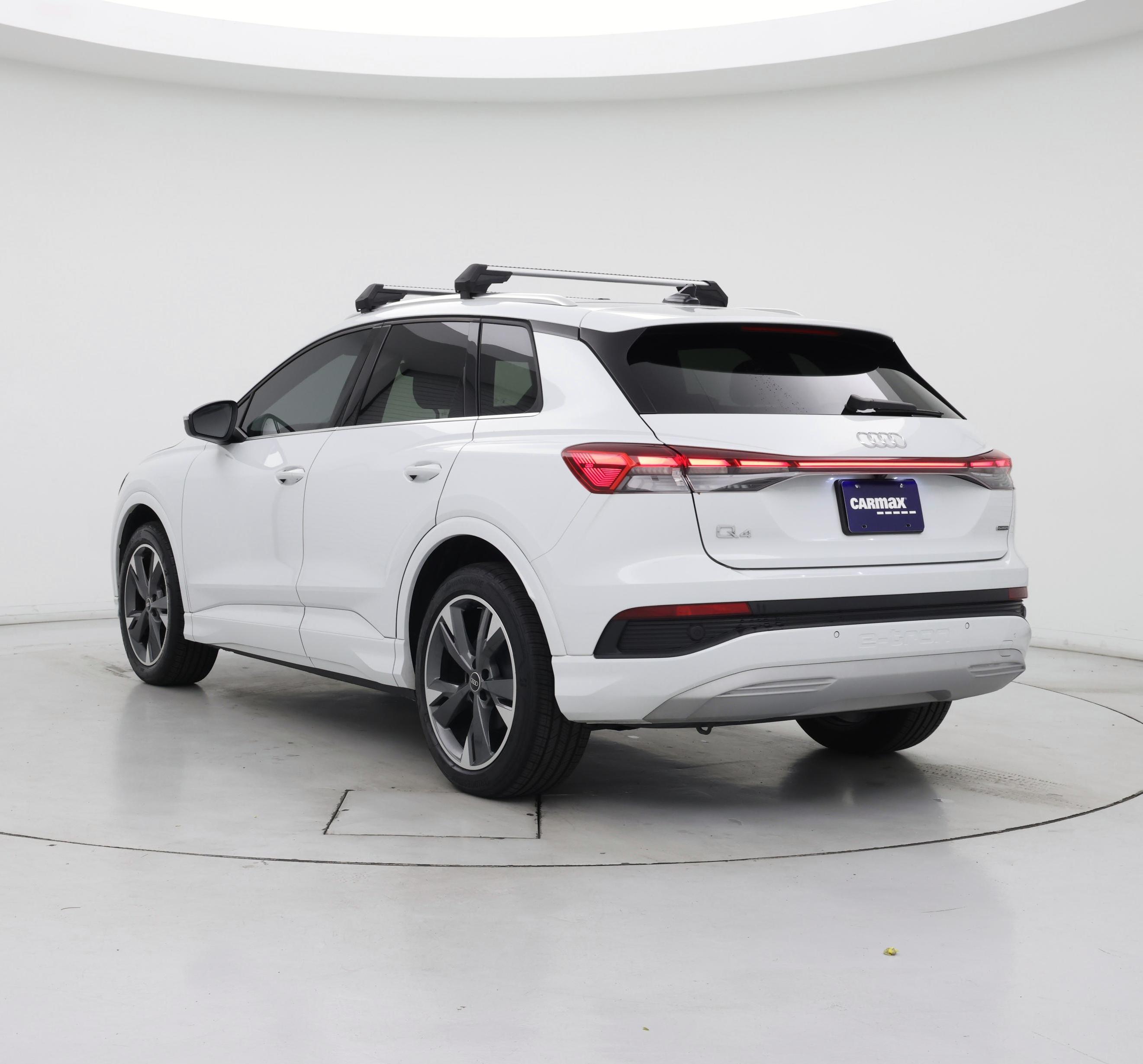 Thumbnail: 2022 Audi Q4 e-tron - 2