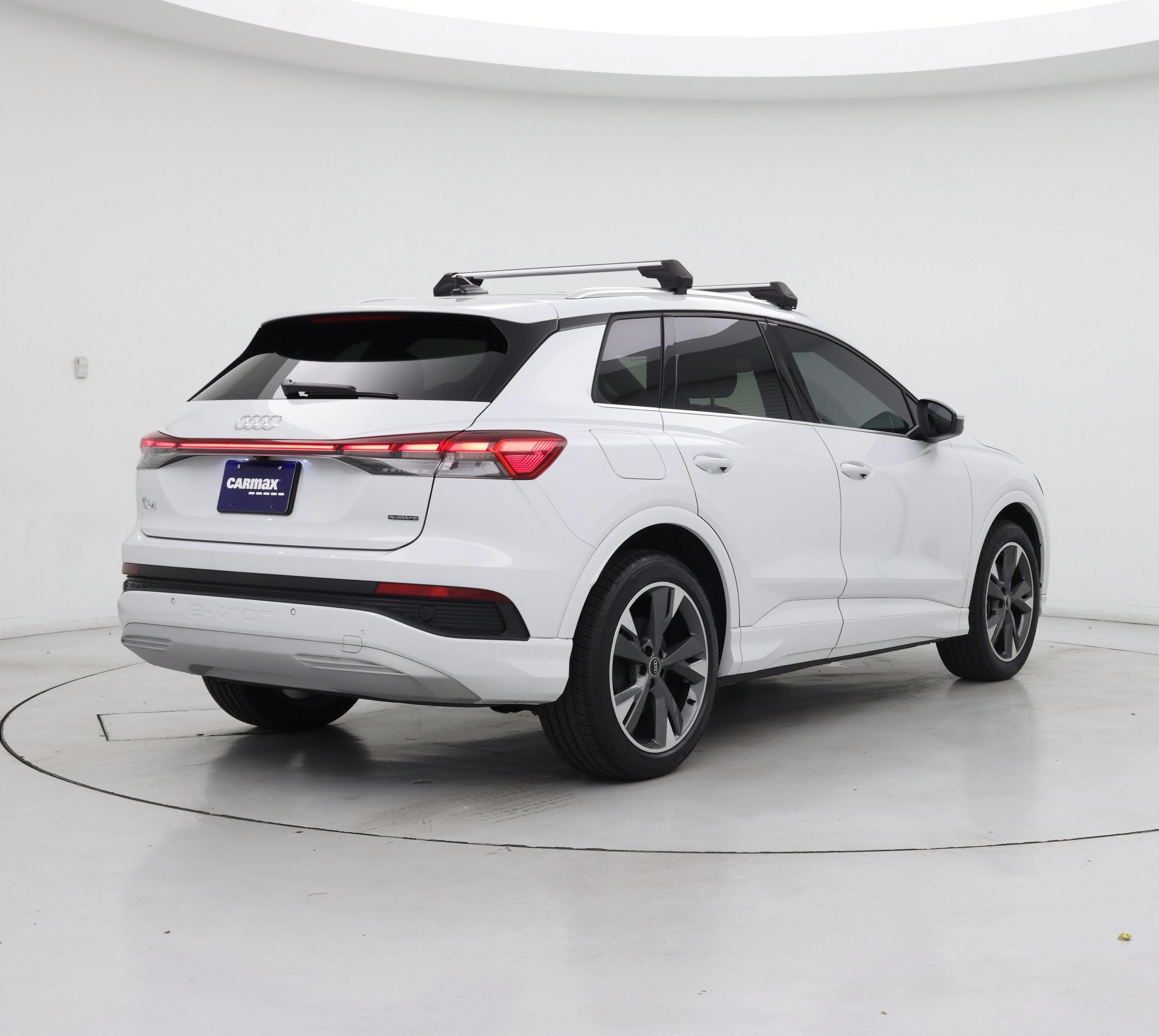 Thumbnail: 2022 Audi Q4 e-tron - 8