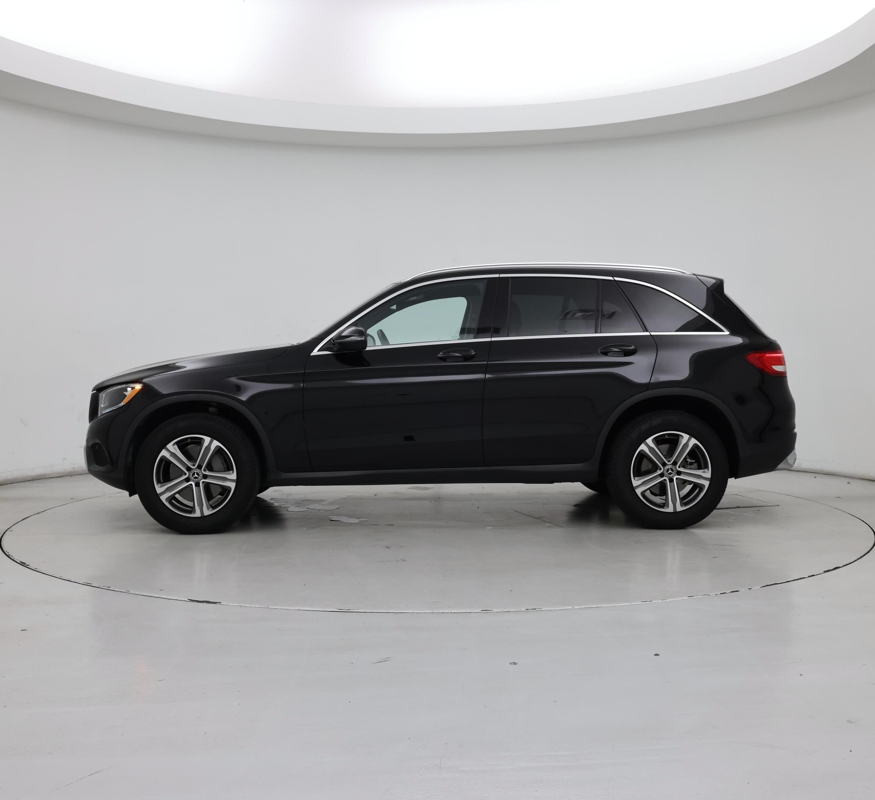 Thumbnail: 2017 Mercedes-Benz GLC - 3