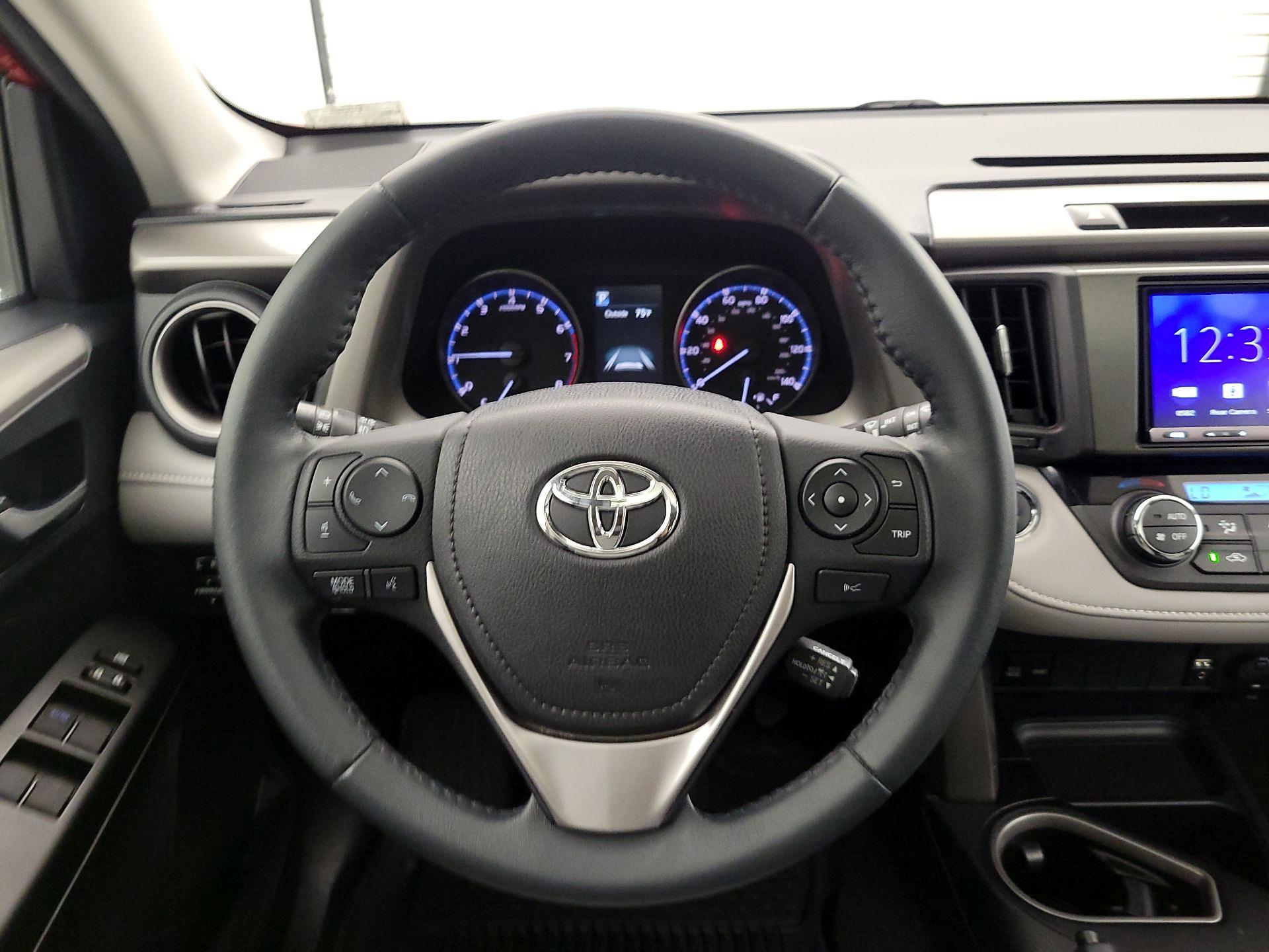 Thumbnail: 2017 Toyota RAV4 - 10