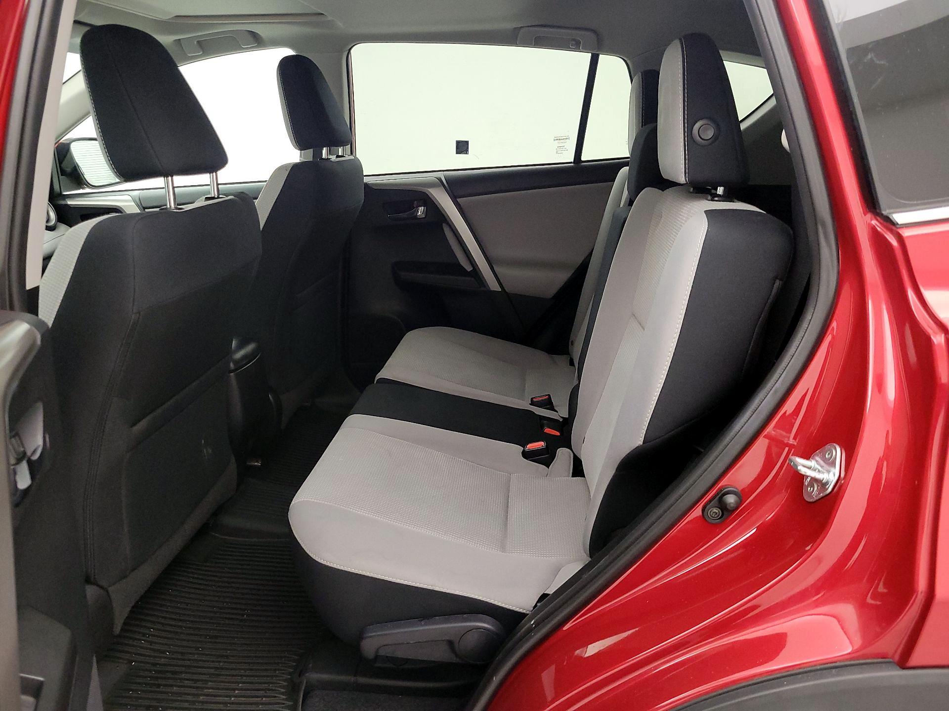 Thumbnail: 2017 Toyota RAV4 - 20