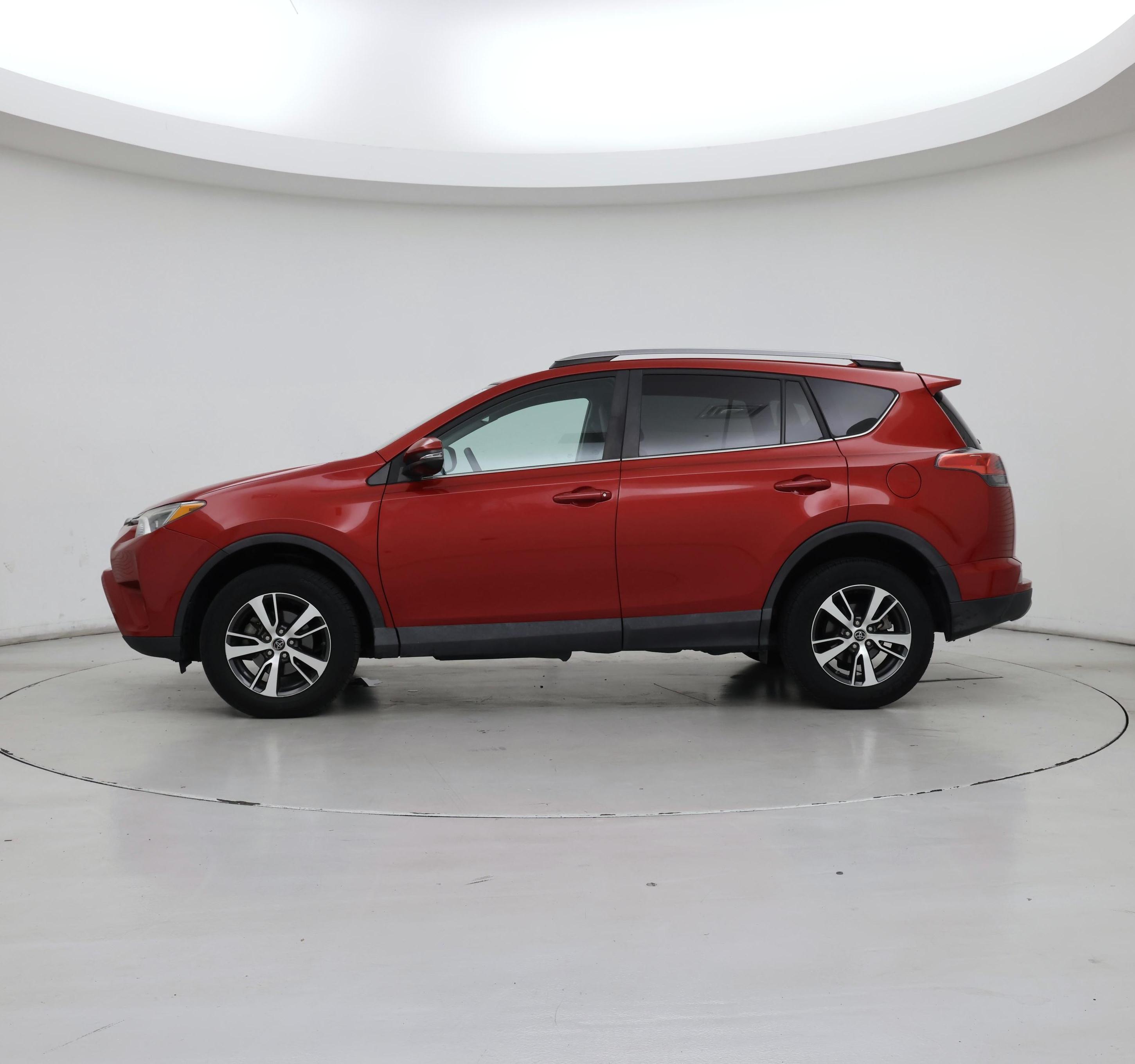 Thumbnail: 2017 Toyota RAV4 - 3