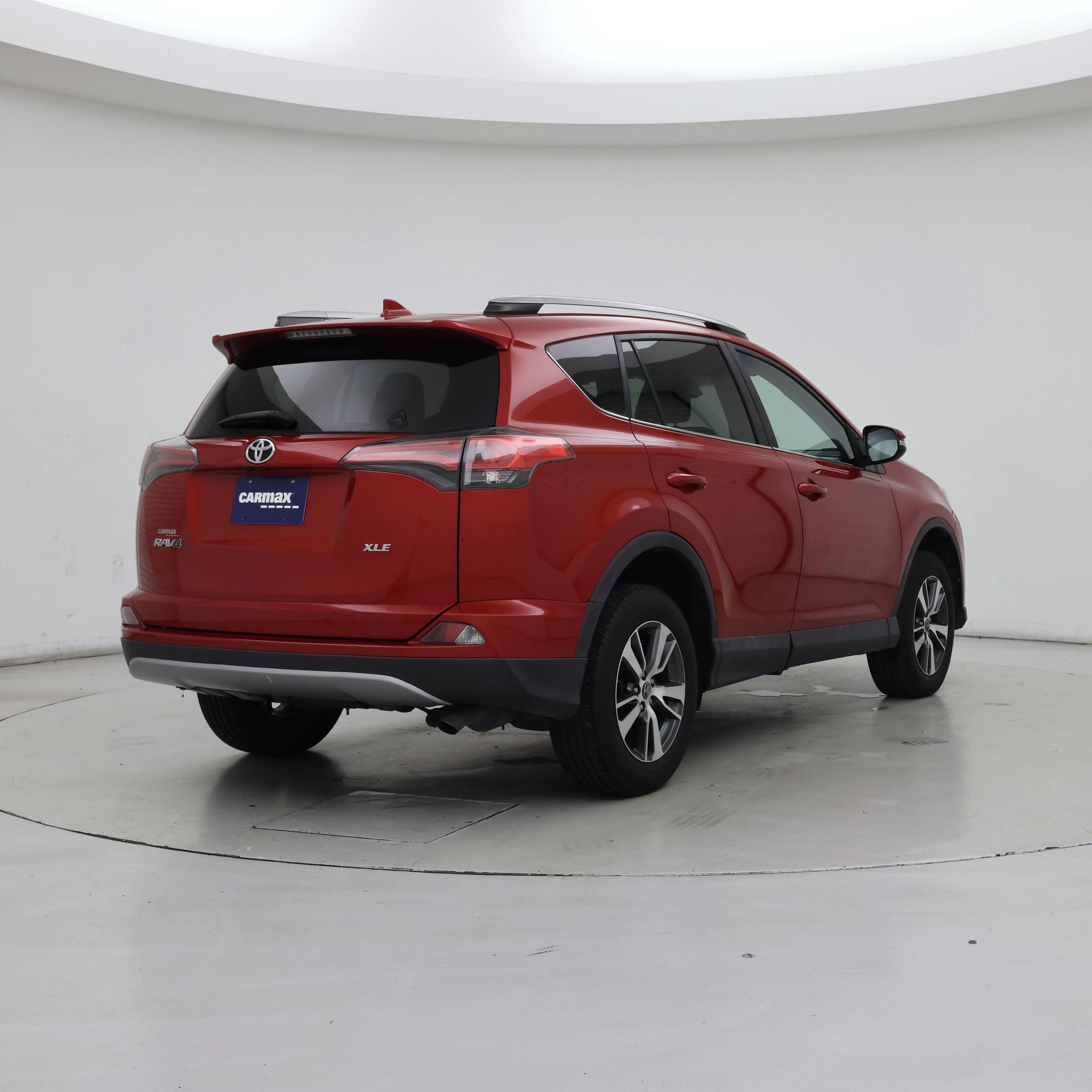 Thumbnail: 2017 Toyota RAV4 - 8