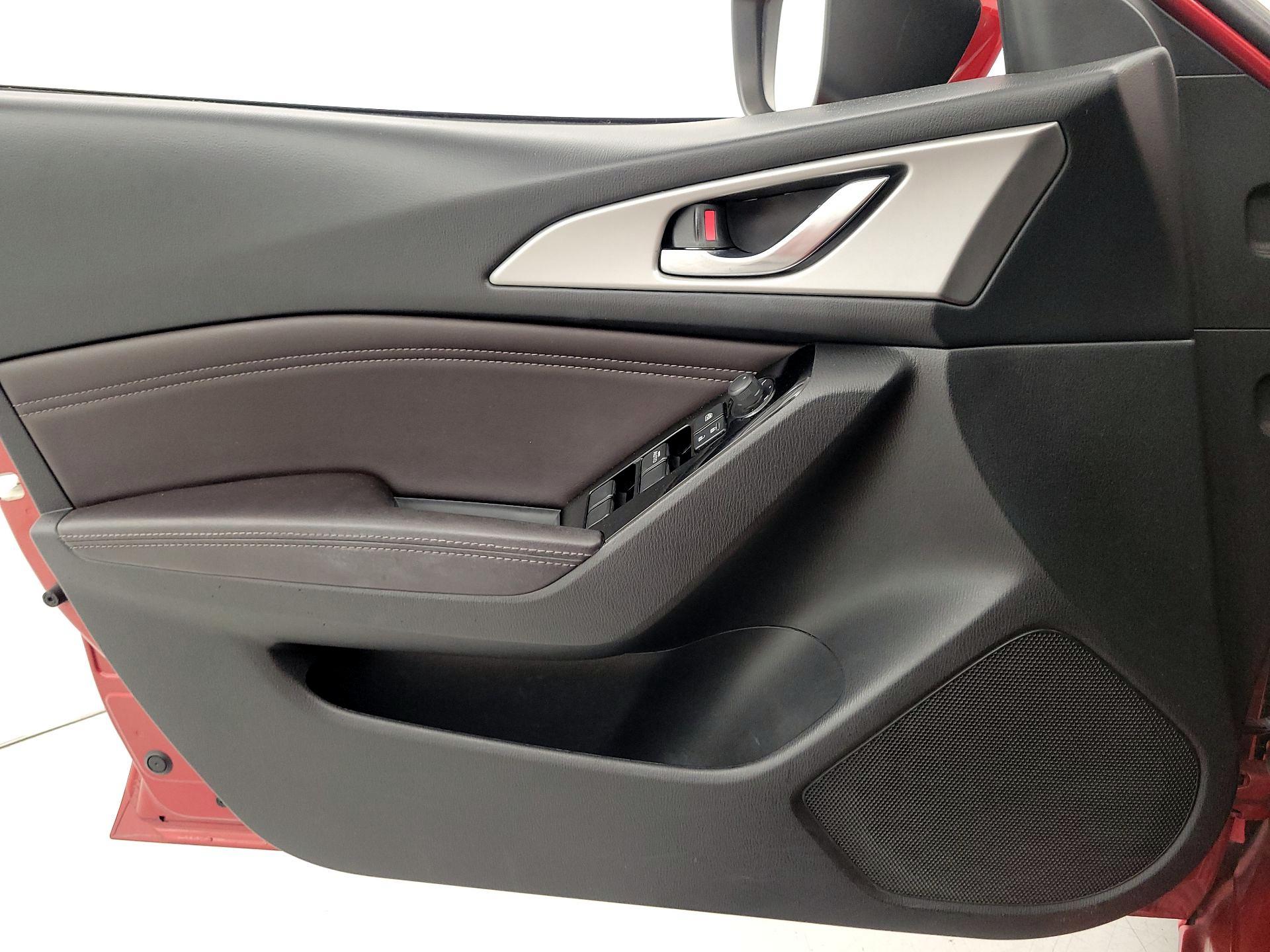 Thumbnail: 2017 Mazda Mazda3 - 12