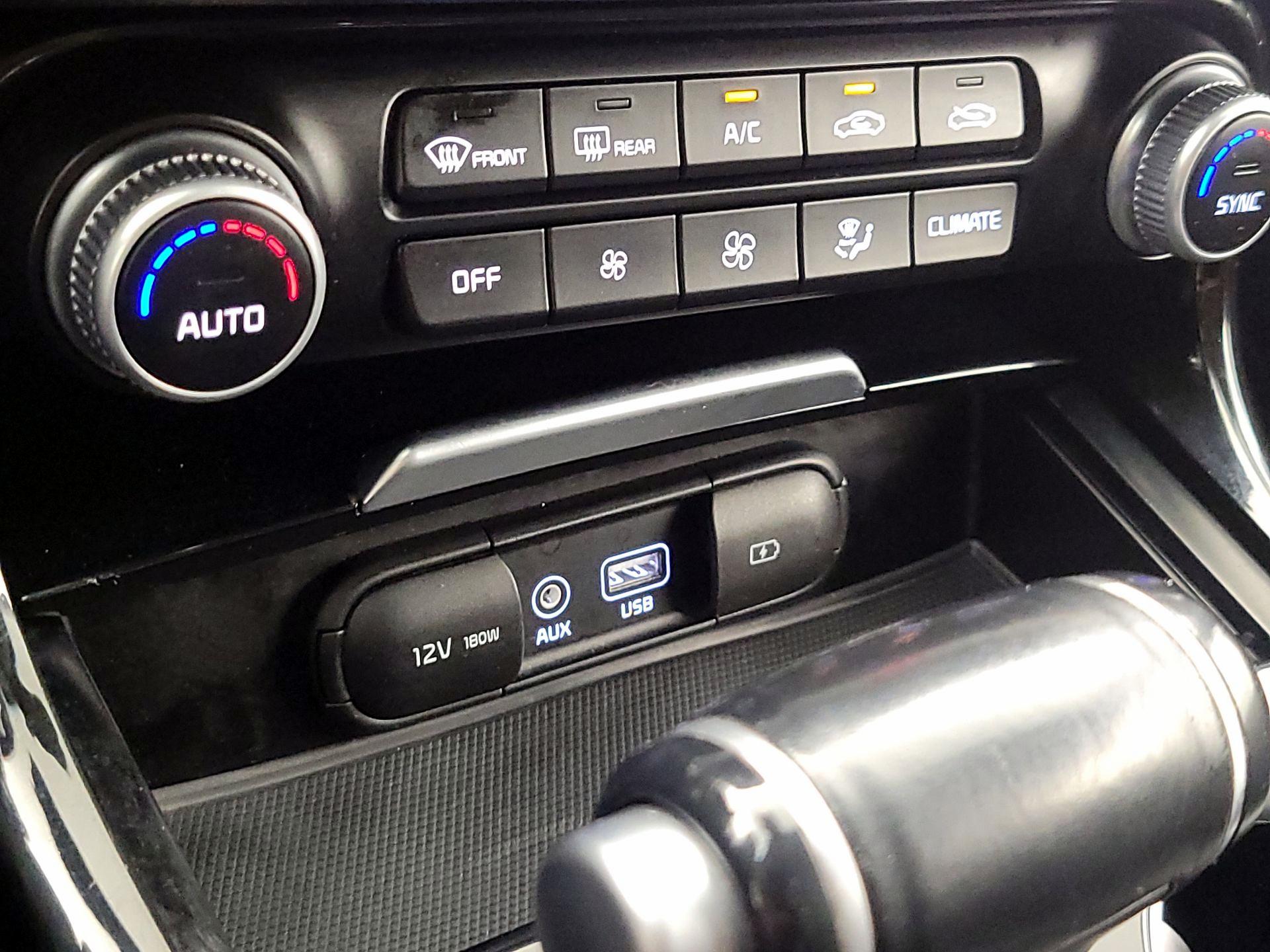 Thumbnail: 2018 Kia Stinger - 19