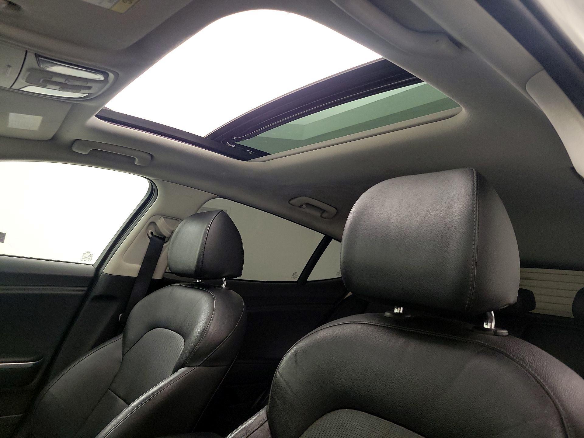 Thumbnail: 2018 Kia Stinger - 20