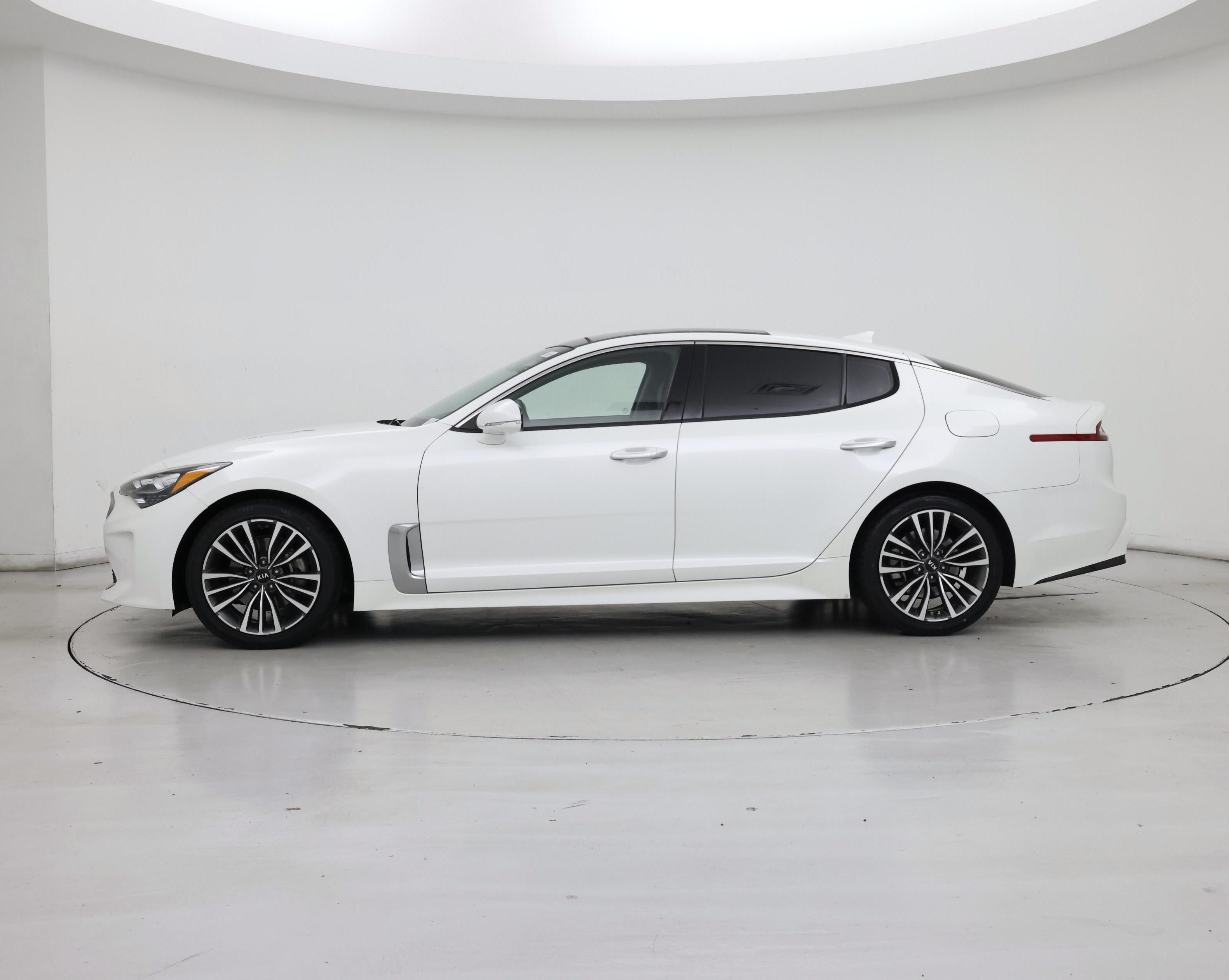 Thumbnail: 2018 Kia Stinger - 3