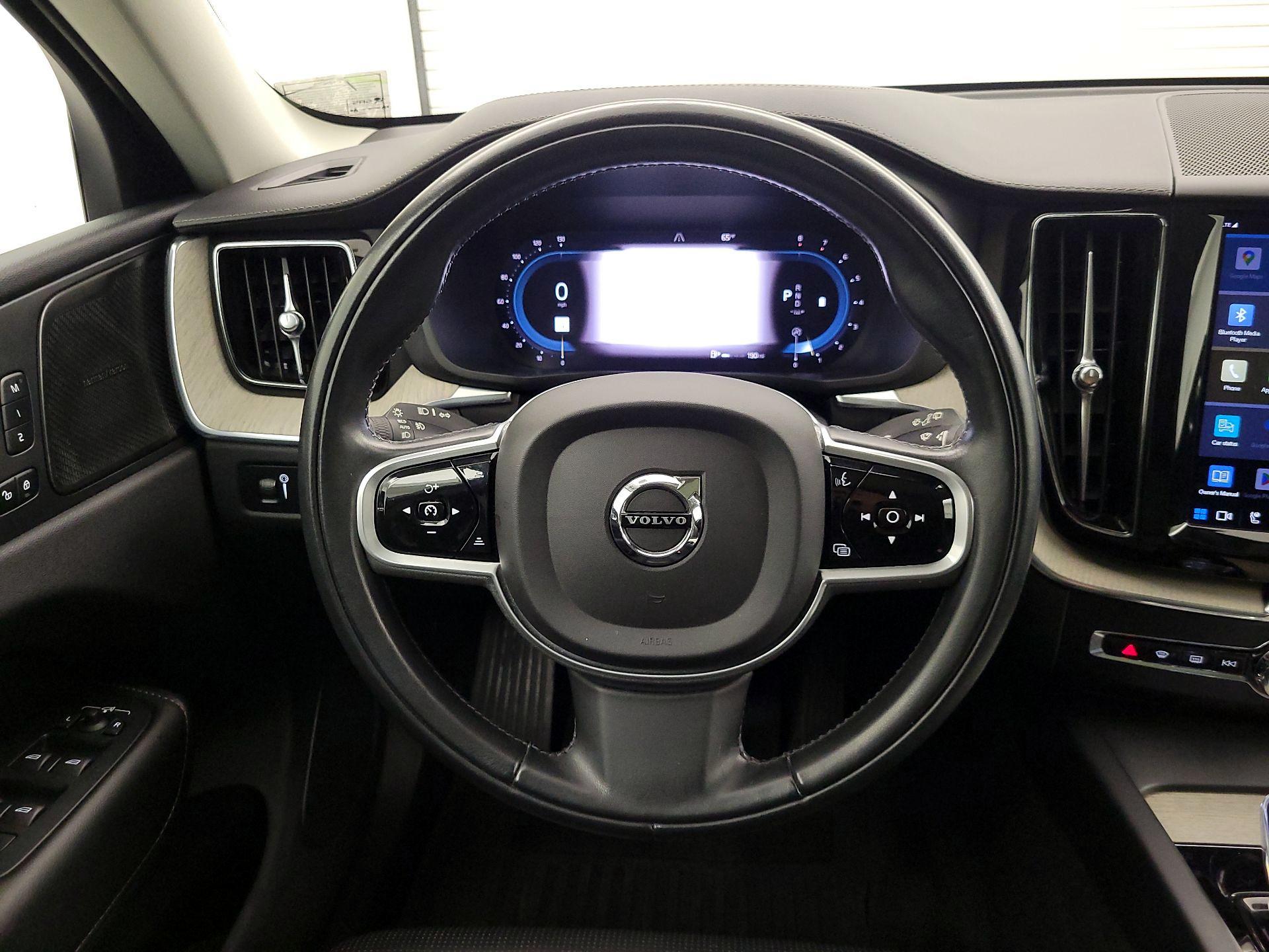 Thumbnail: 2022 Volvo XC60 - 10