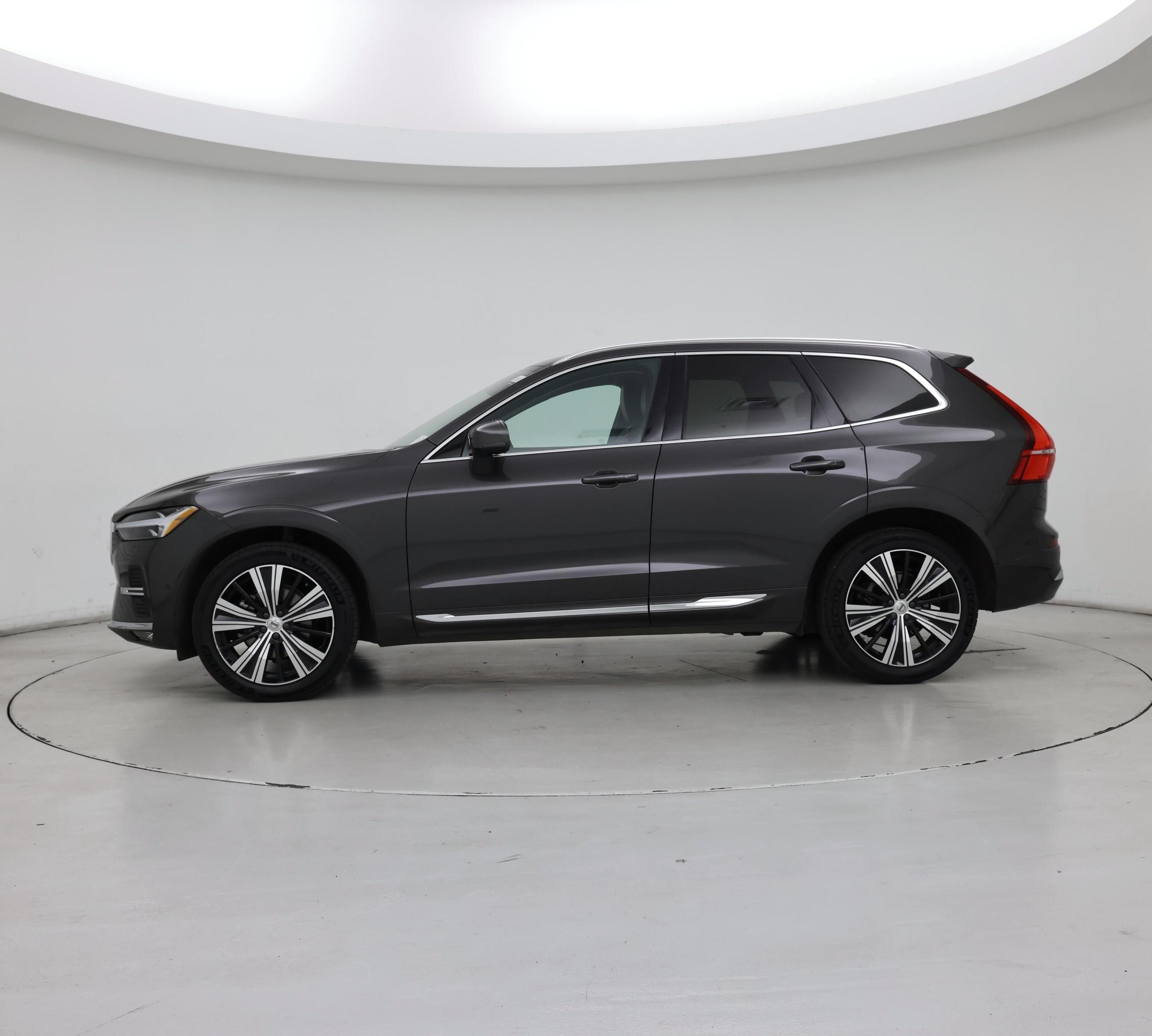 Thumbnail: 2022 Volvo XC60 - 3