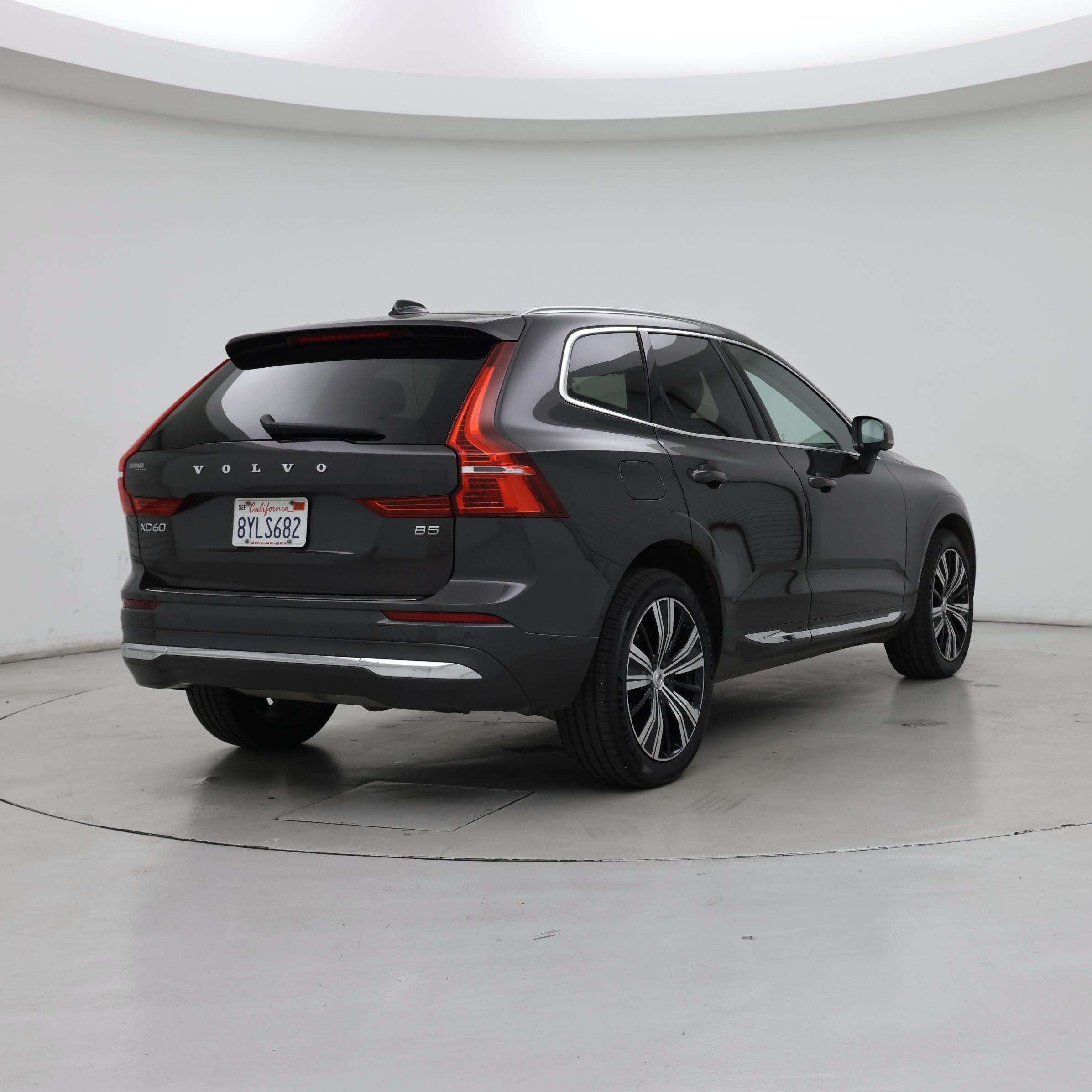 Thumbnail: 2022 Volvo XC60 - 8
