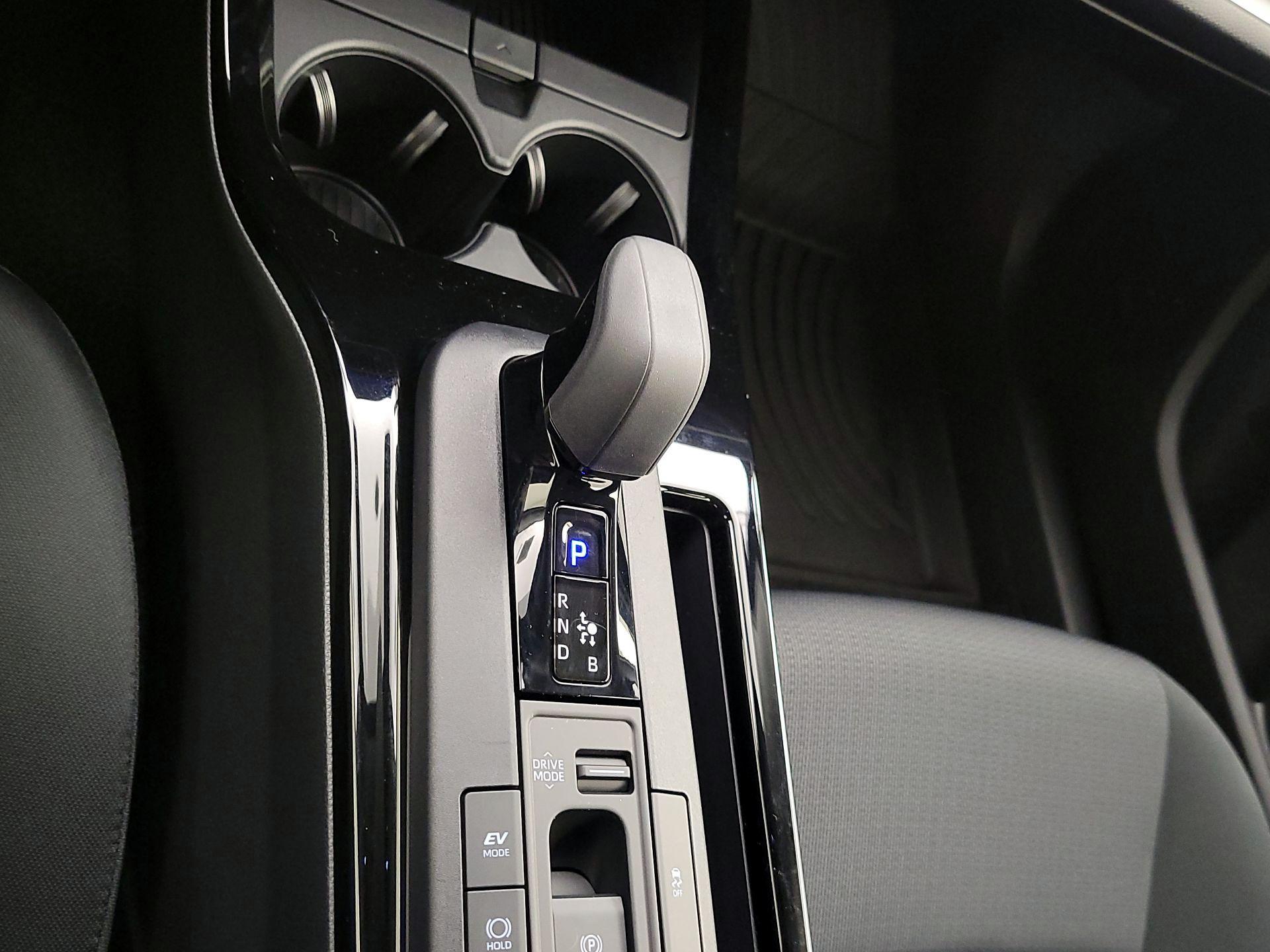Thumbnail: 2025 Toyota Prius - 17