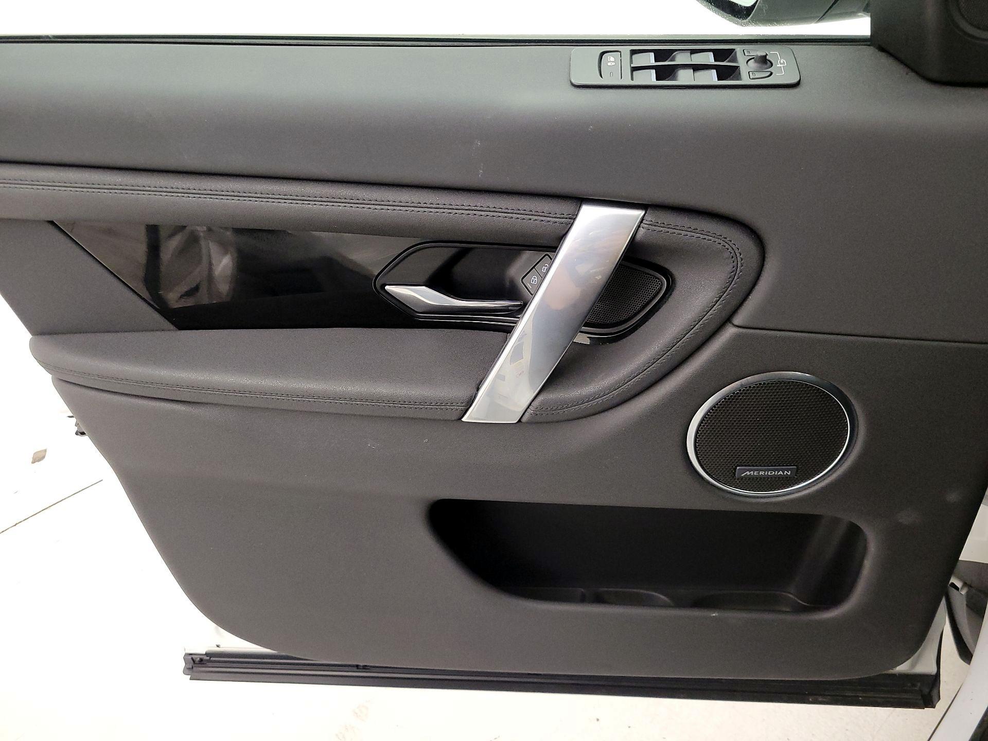 Thumbnail: 2023 Land Rover Discovery Sport - 12