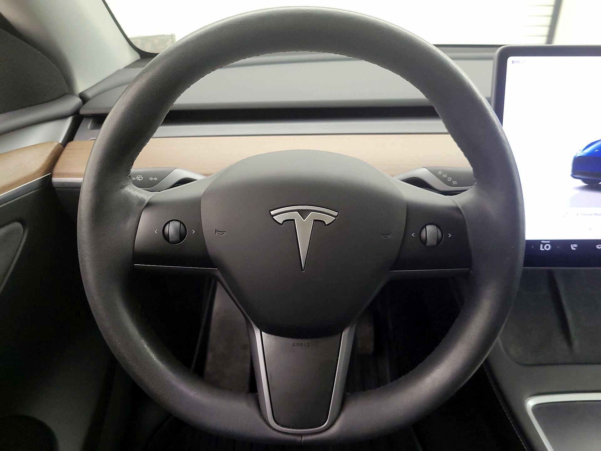 Thumbnail: 2023 Tesla Model Y - 10