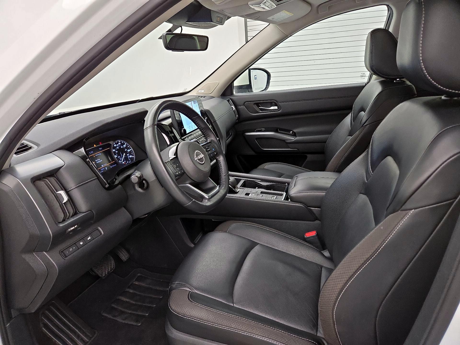 Thumbnail: 2023 Nissan Pathfinder - 11