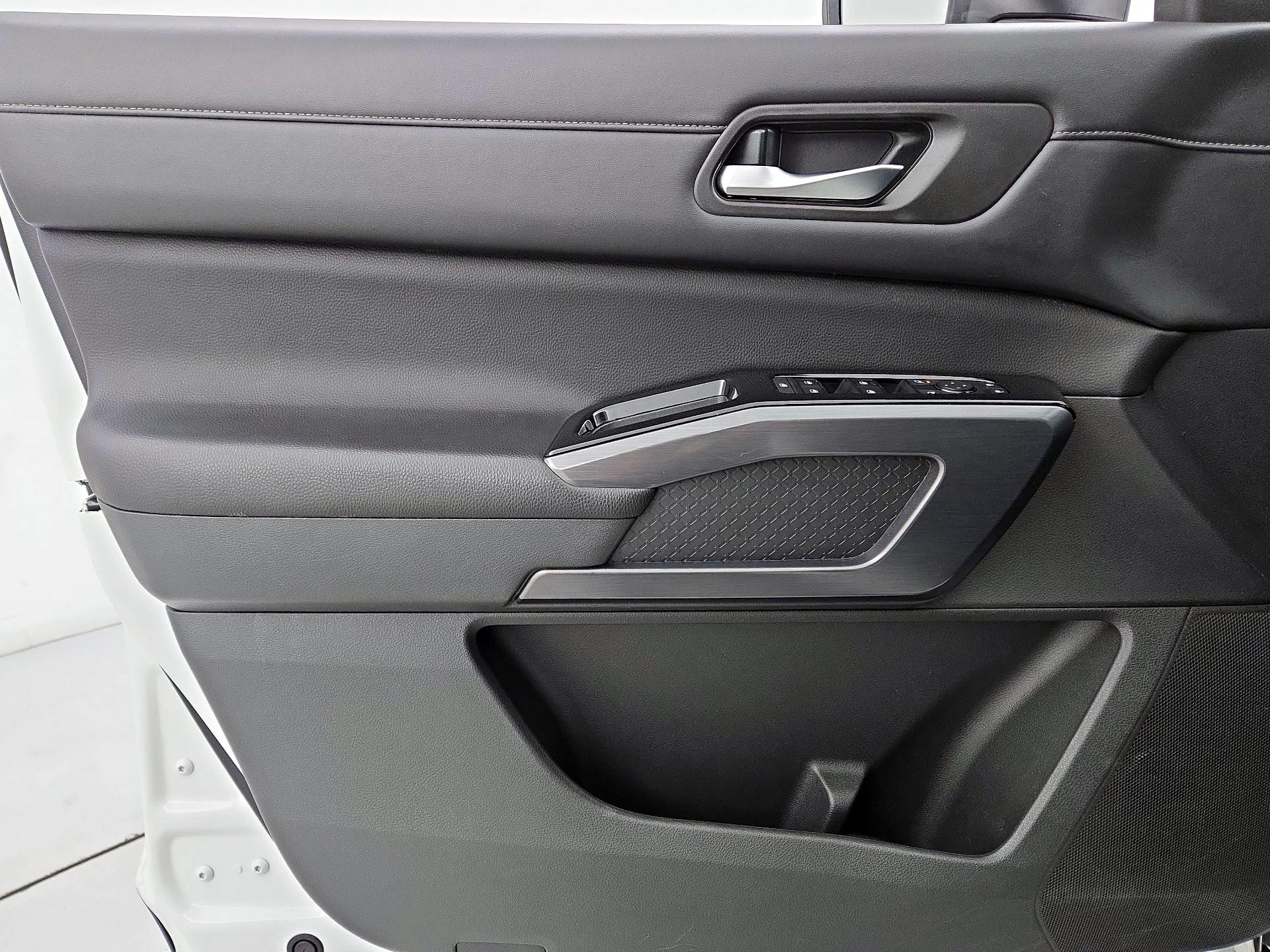 Thumbnail: 2023 Nissan Pathfinder - 12