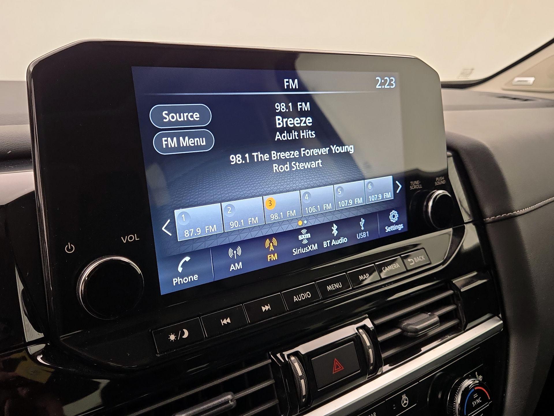 Thumbnail: 2023 Nissan Pathfinder - 16