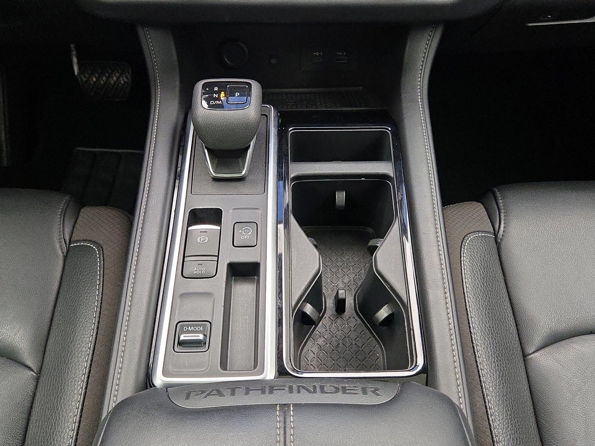 Thumbnail: 2023 Nissan Pathfinder - 18