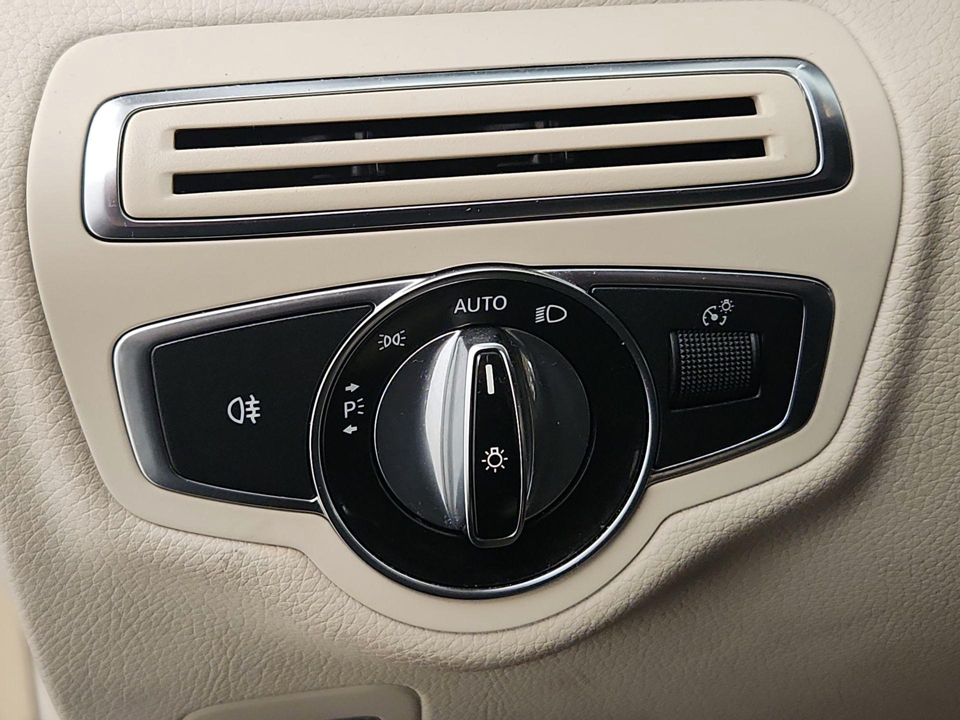 Thumbnail: 2015 Mercedes-Benz C-Class - 13