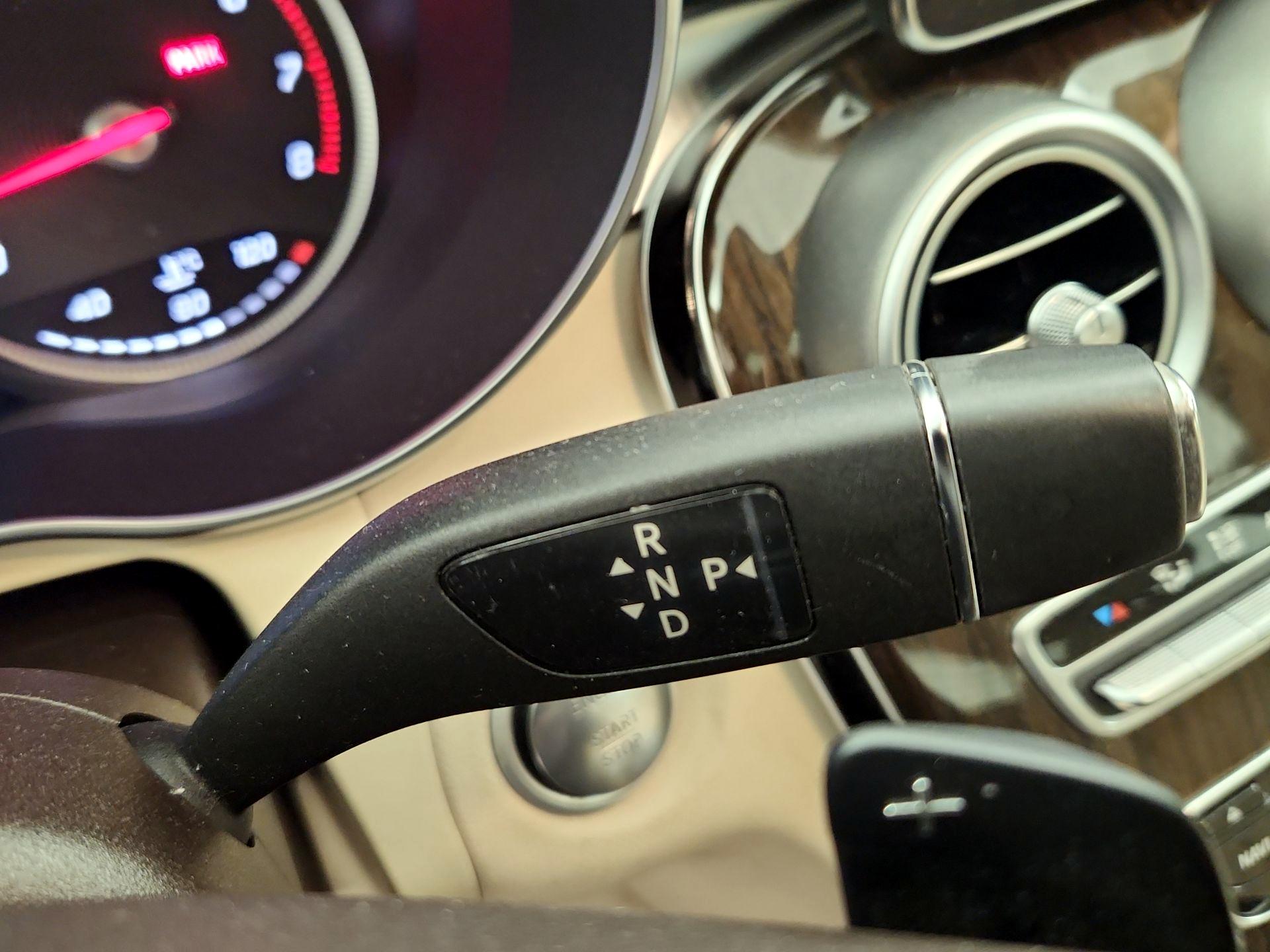 Thumbnail: 2015 Mercedes-Benz C-Class - 18