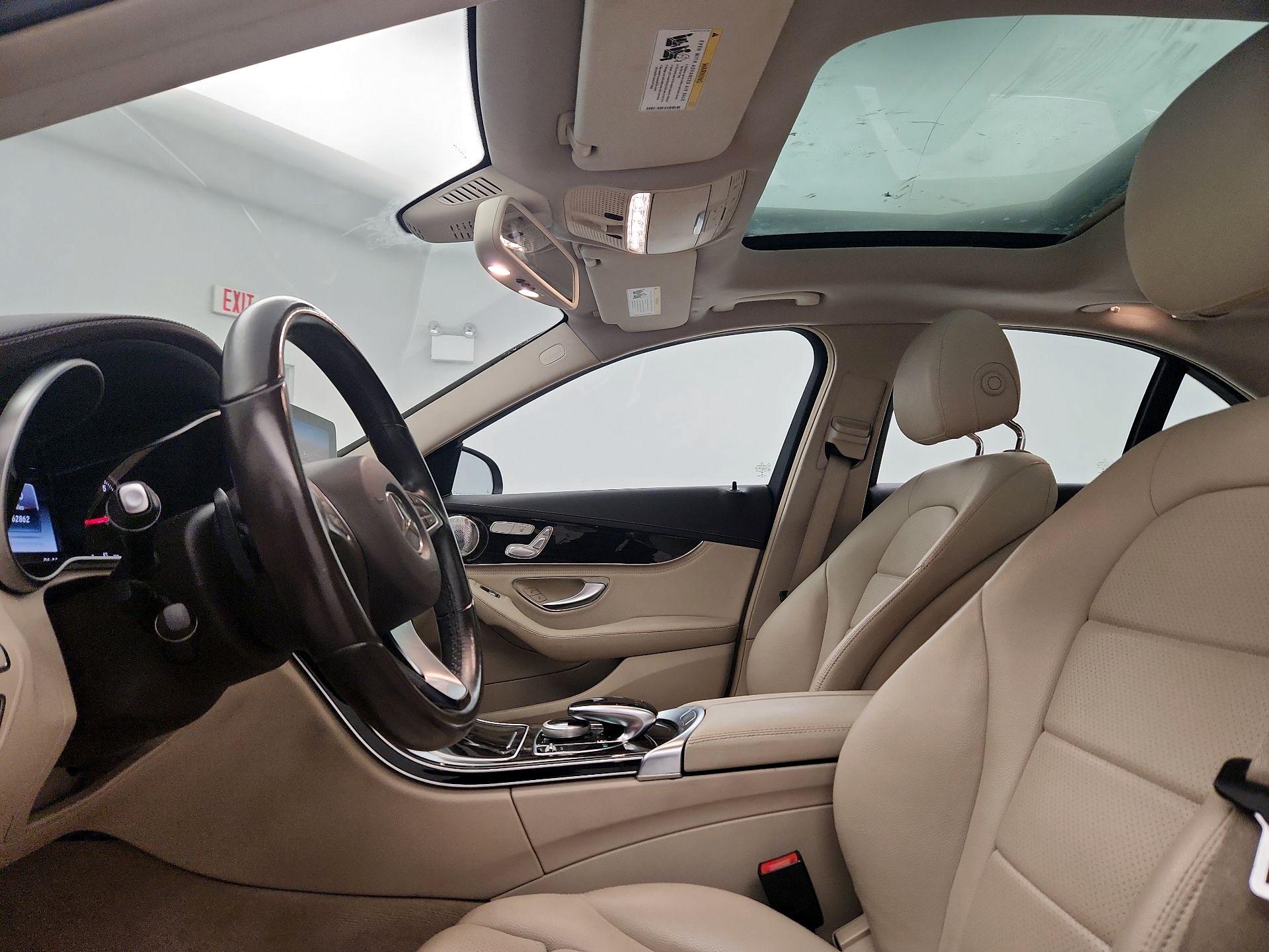 Thumbnail: 2015 Mercedes-Benz C-Class - 20