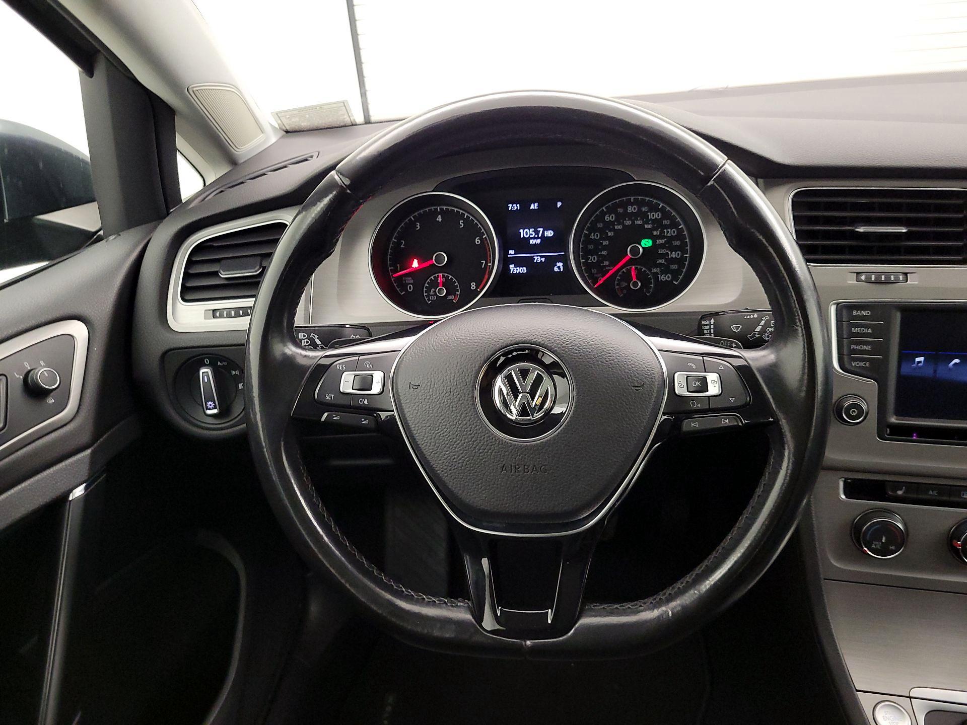 Thumbnail: 2017 Volkswagen Golf - 10