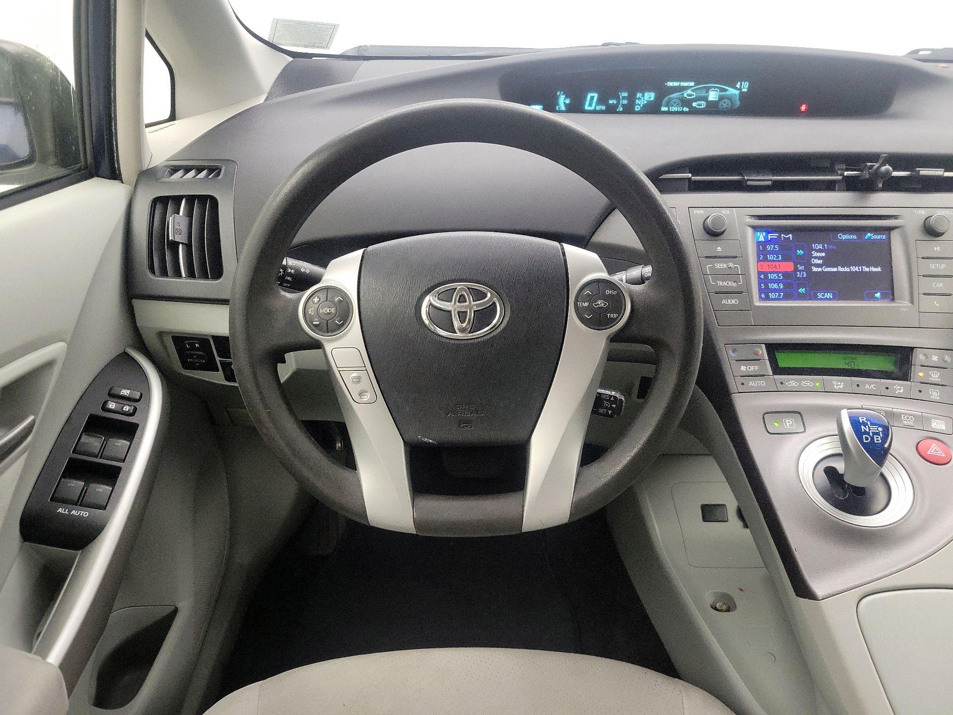 Thumbnail: 2015 Toyota Prius - 10