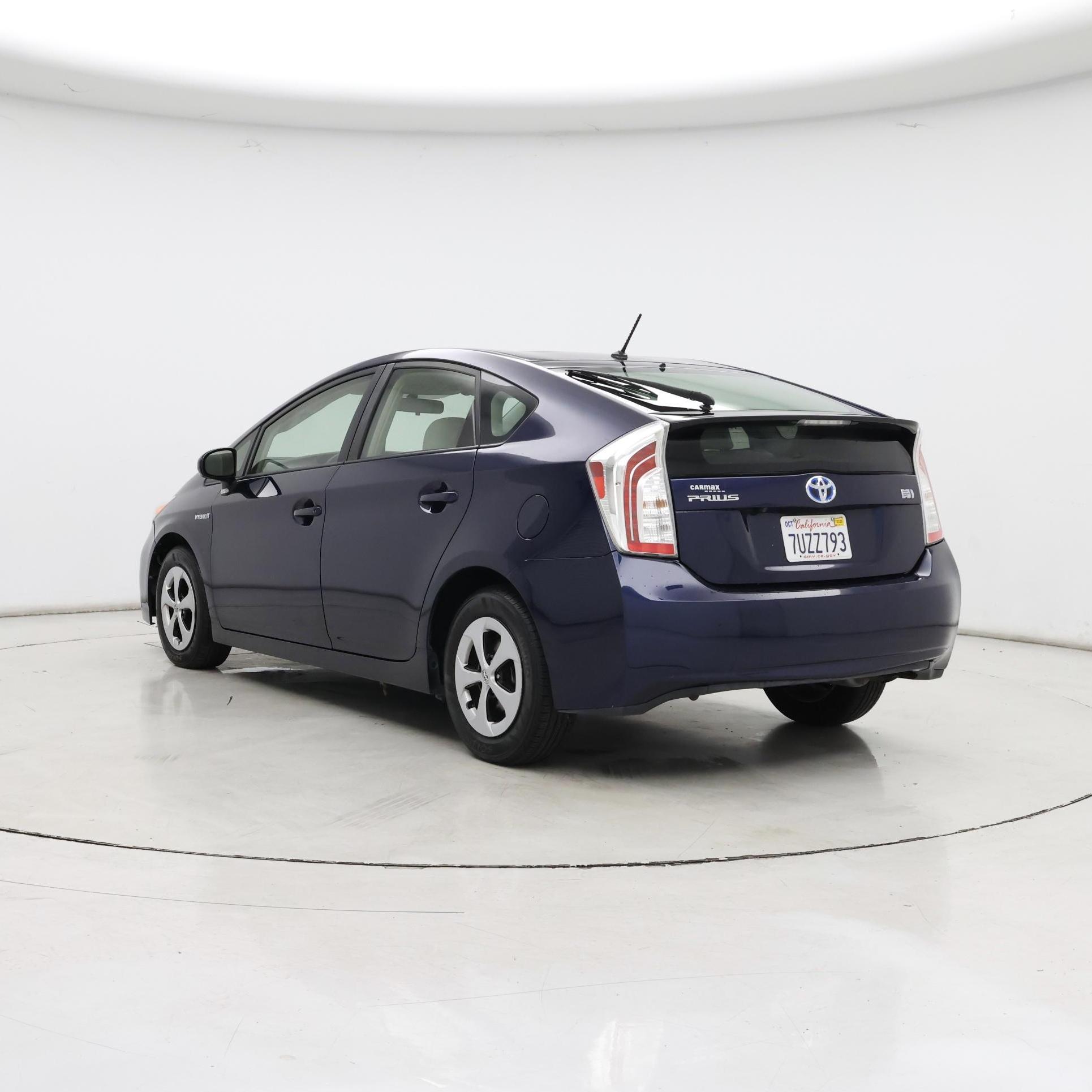 Thumbnail: 2015 Toyota Prius - 2