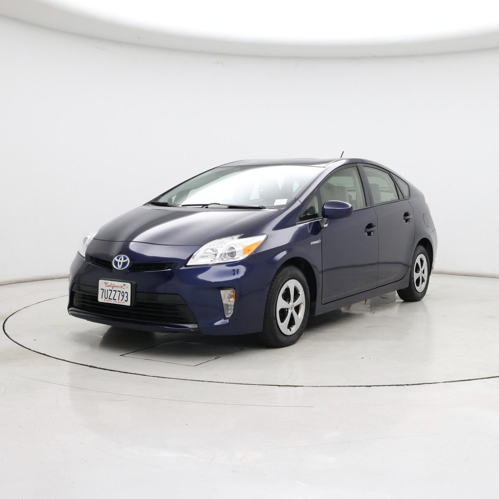 Thumbnail: 2015 Toyota Prius - 4