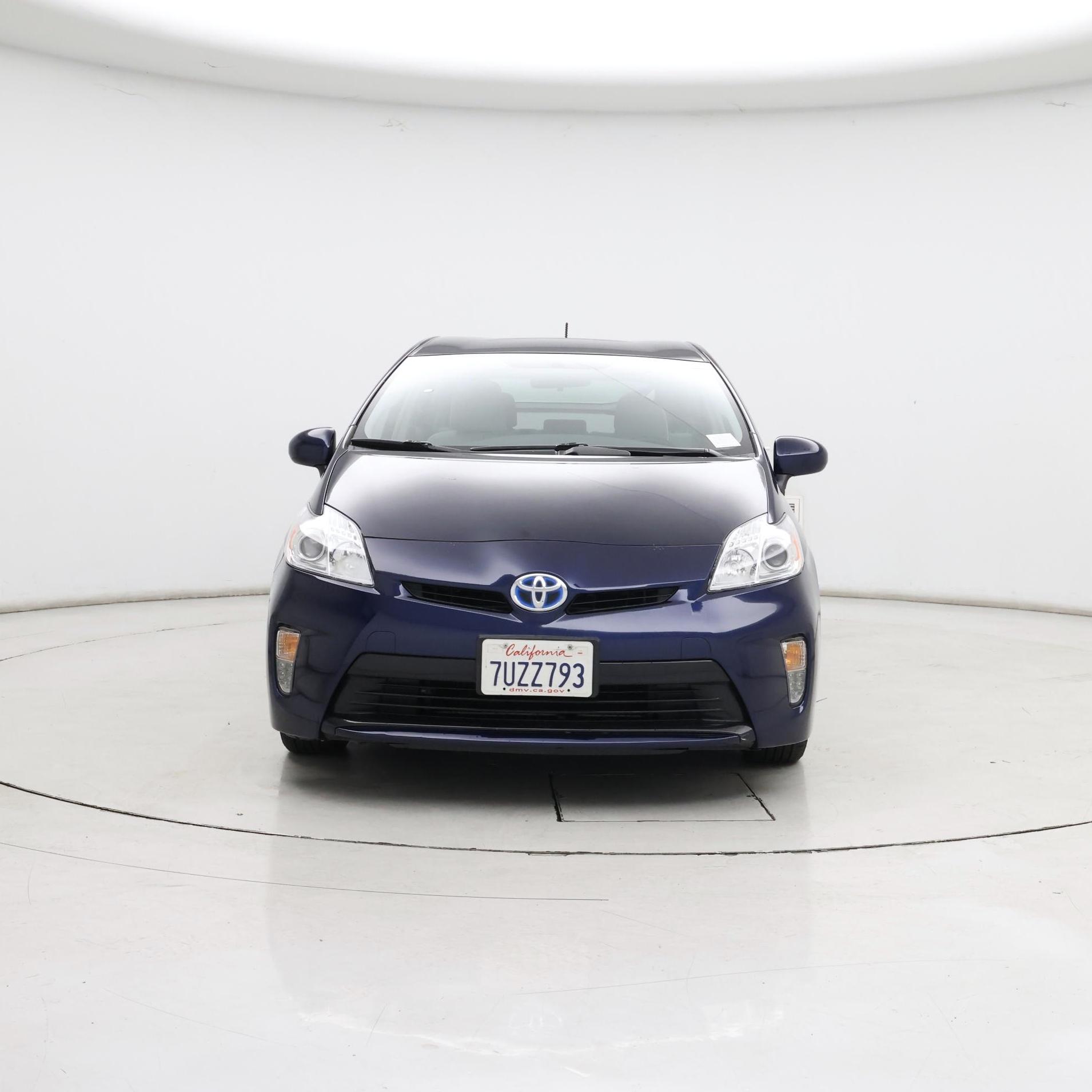Thumbnail: 2015 Toyota Prius - 5
