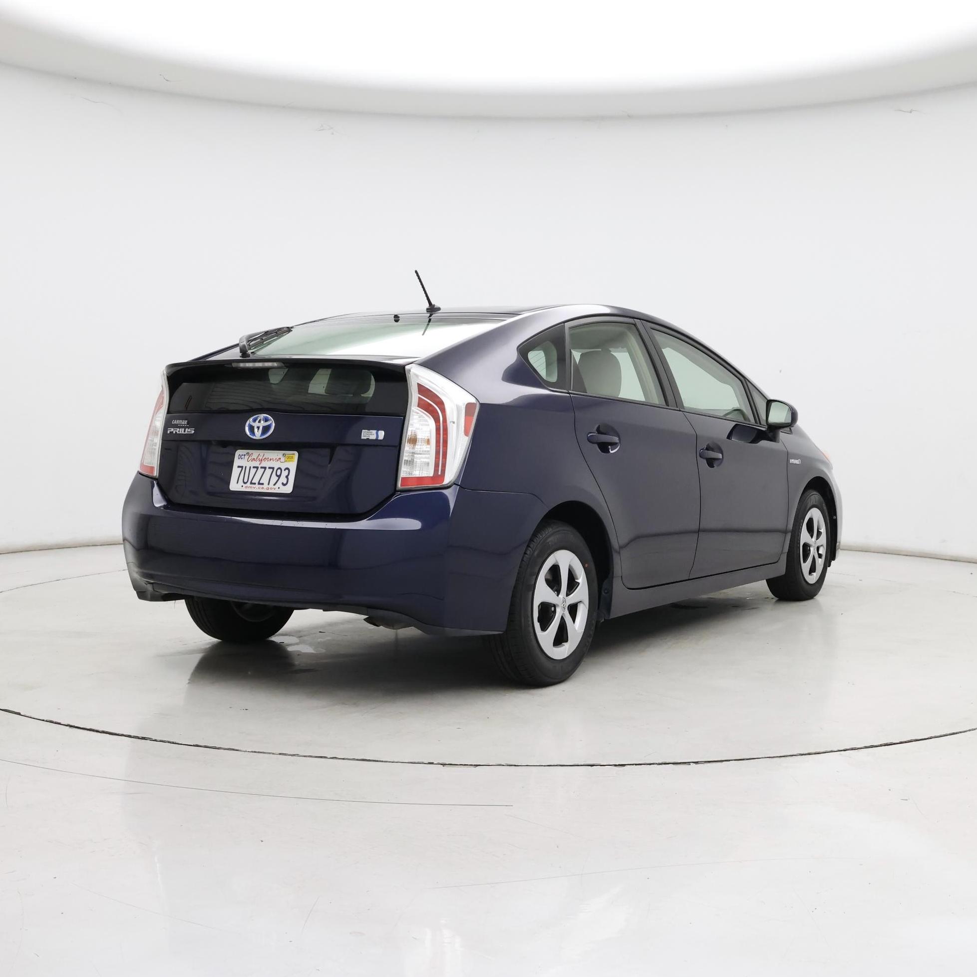 Thumbnail: 2015 Toyota Prius - 8