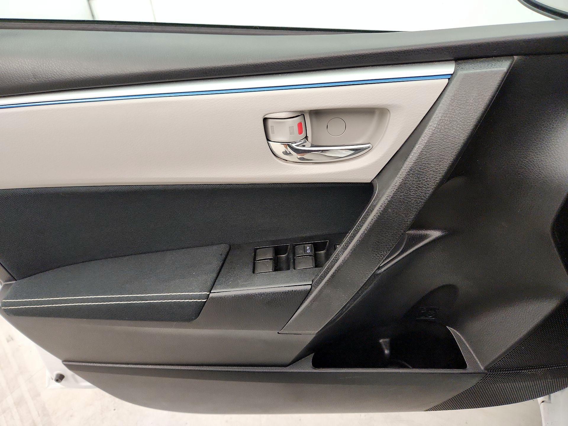 Thumbnail: 2016 Toyota Corolla - 12