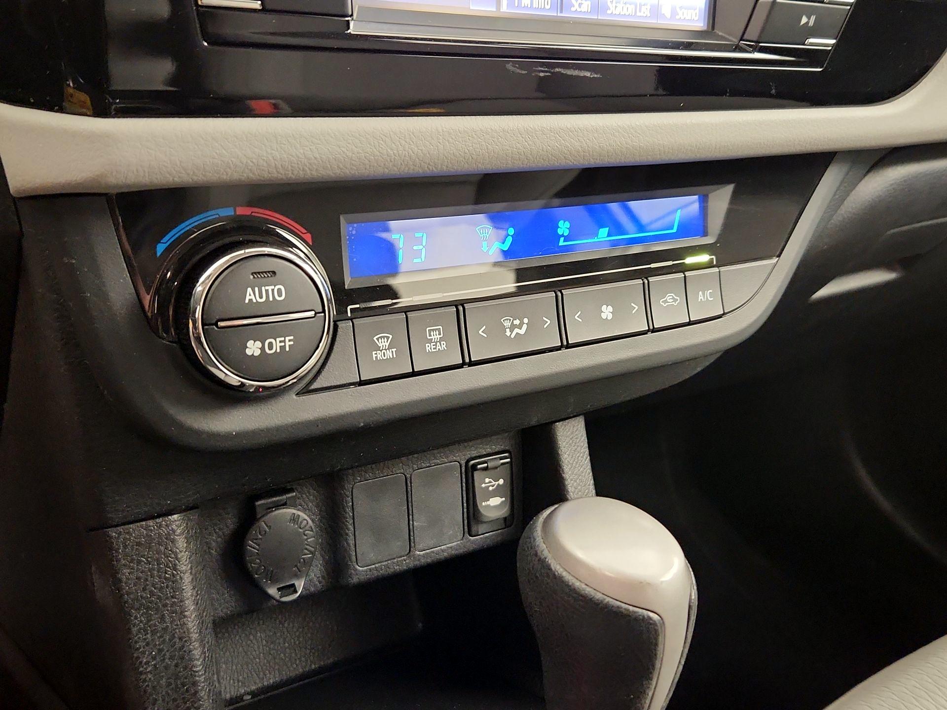 Thumbnail: 2016 Toyota Corolla - 16