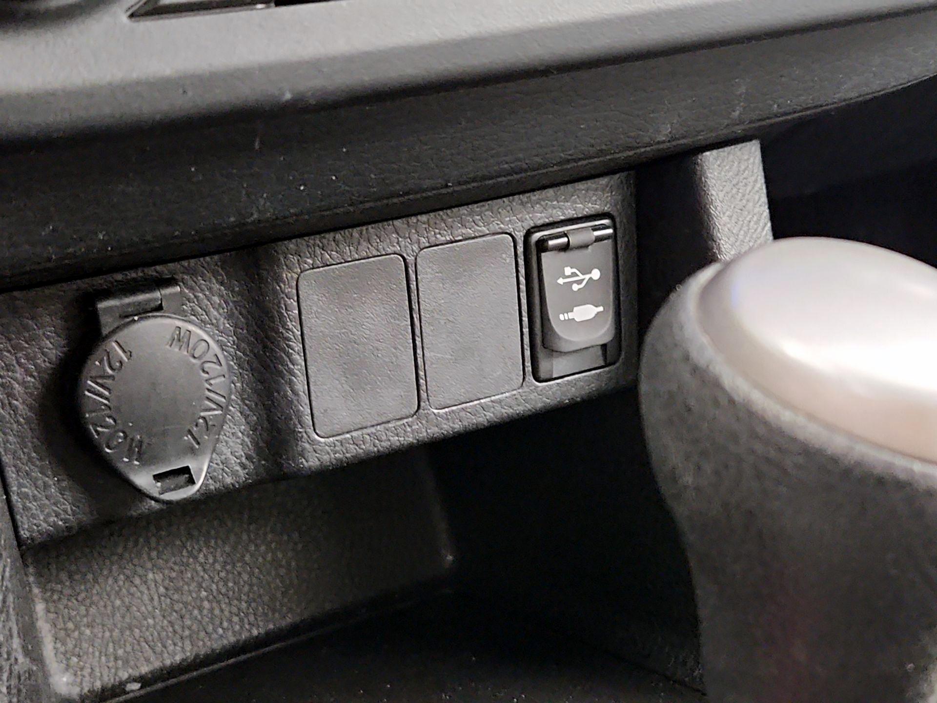 Thumbnail: 2016 Toyota Corolla - 18