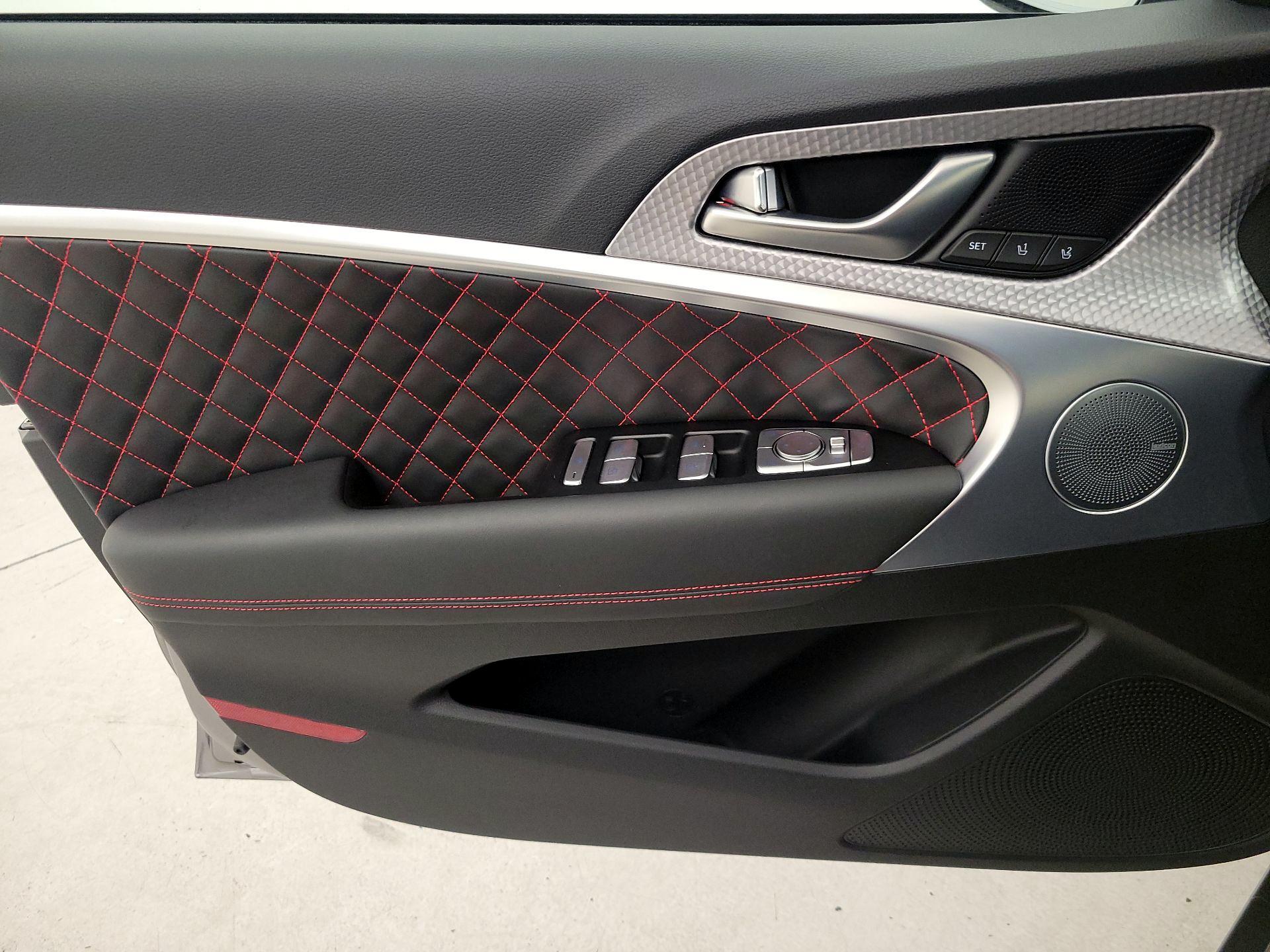 Thumbnail: 2023 Genesis G70 - 12