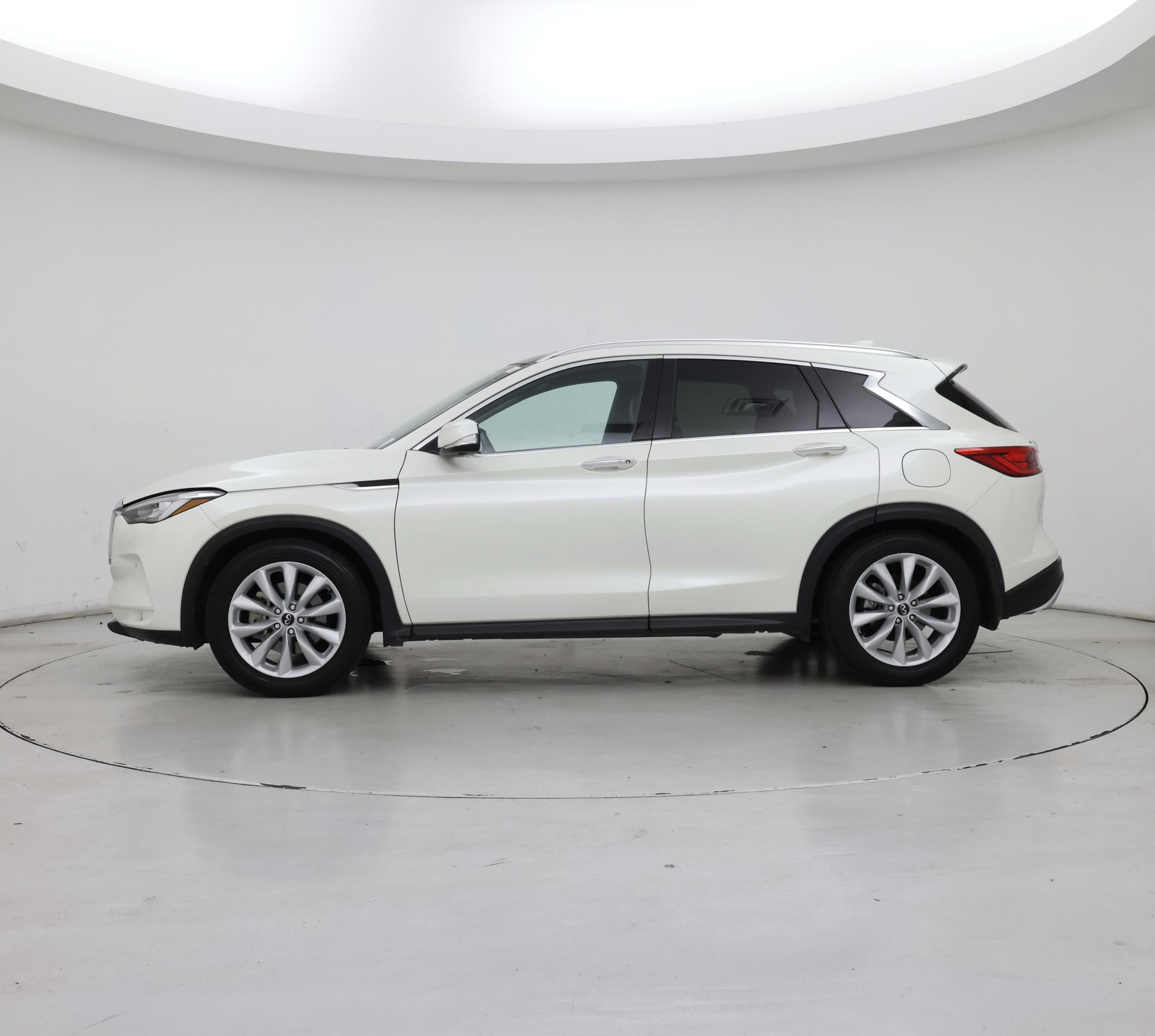 Thumbnail: 2019 INFINITI QX50 - 3