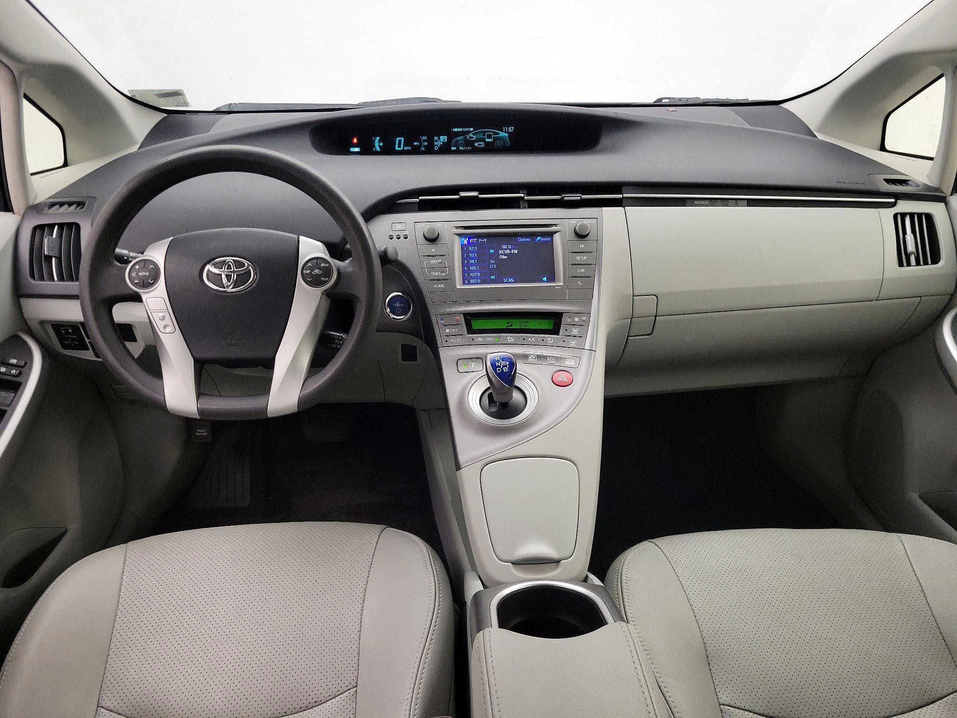 Thumbnail: 2015 Toyota Prius - 9