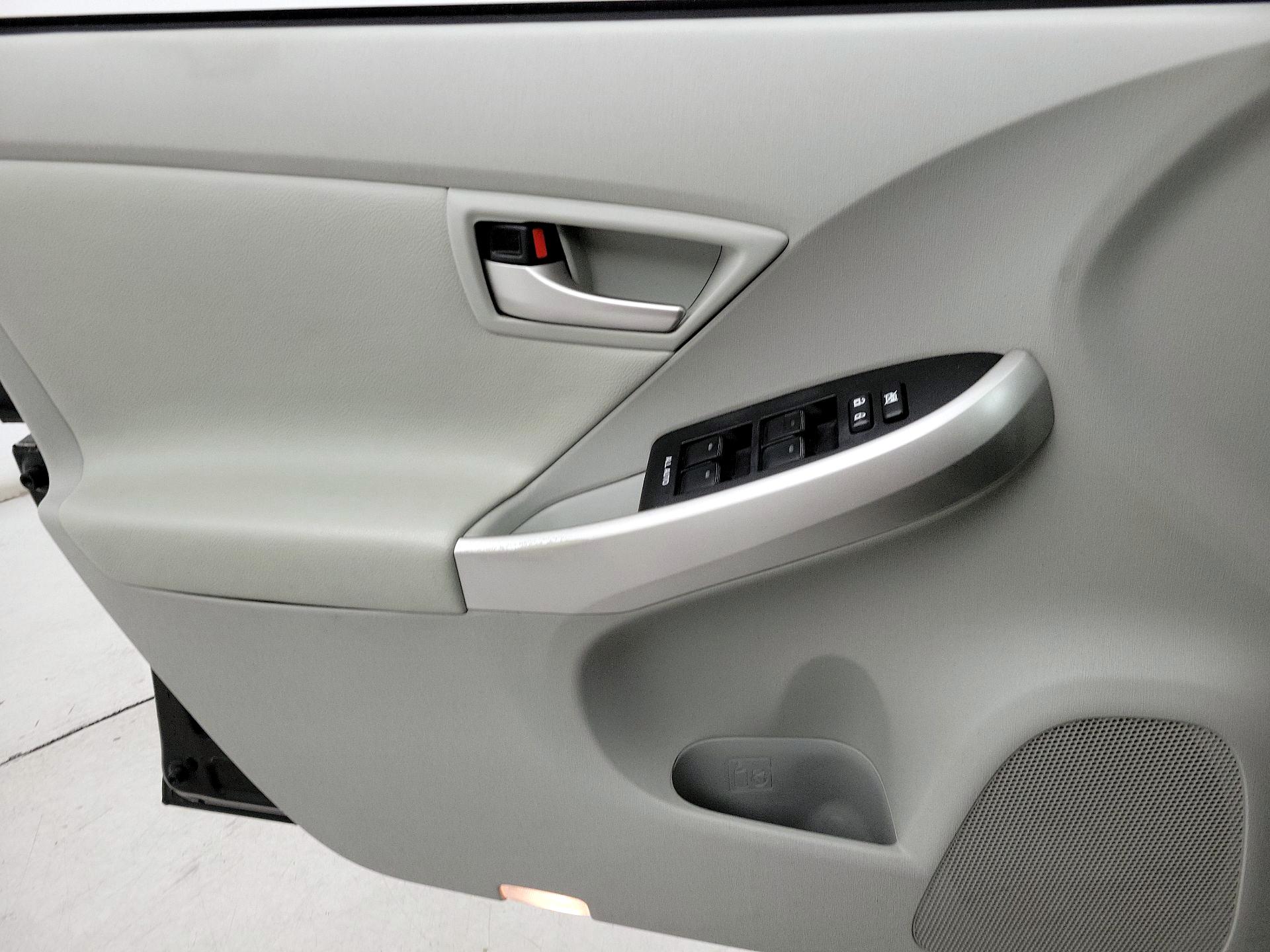 Thumbnail: 2015 Toyota Prius - 12