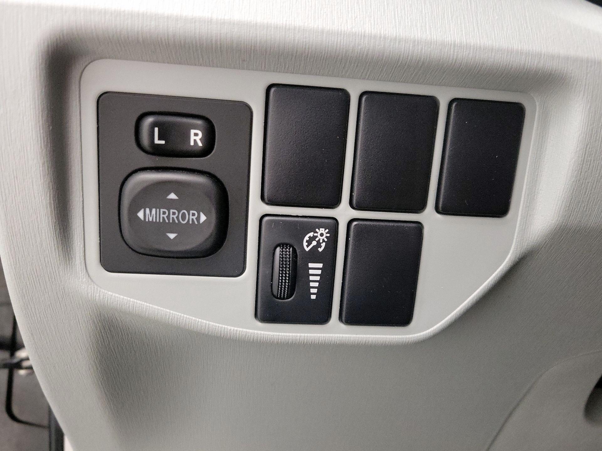 Thumbnail: 2015 Toyota Prius - 13