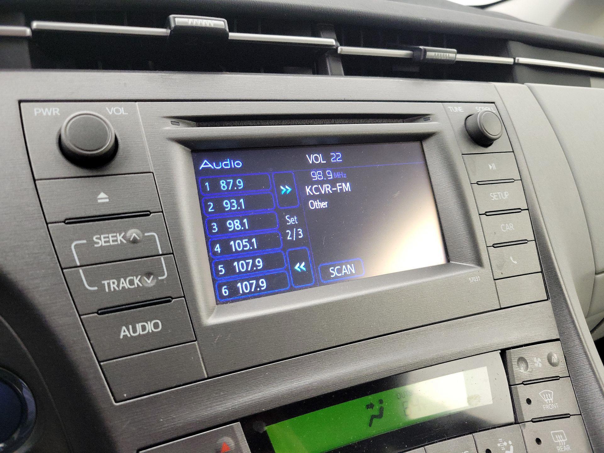 Thumbnail: 2015 Toyota Prius - 15