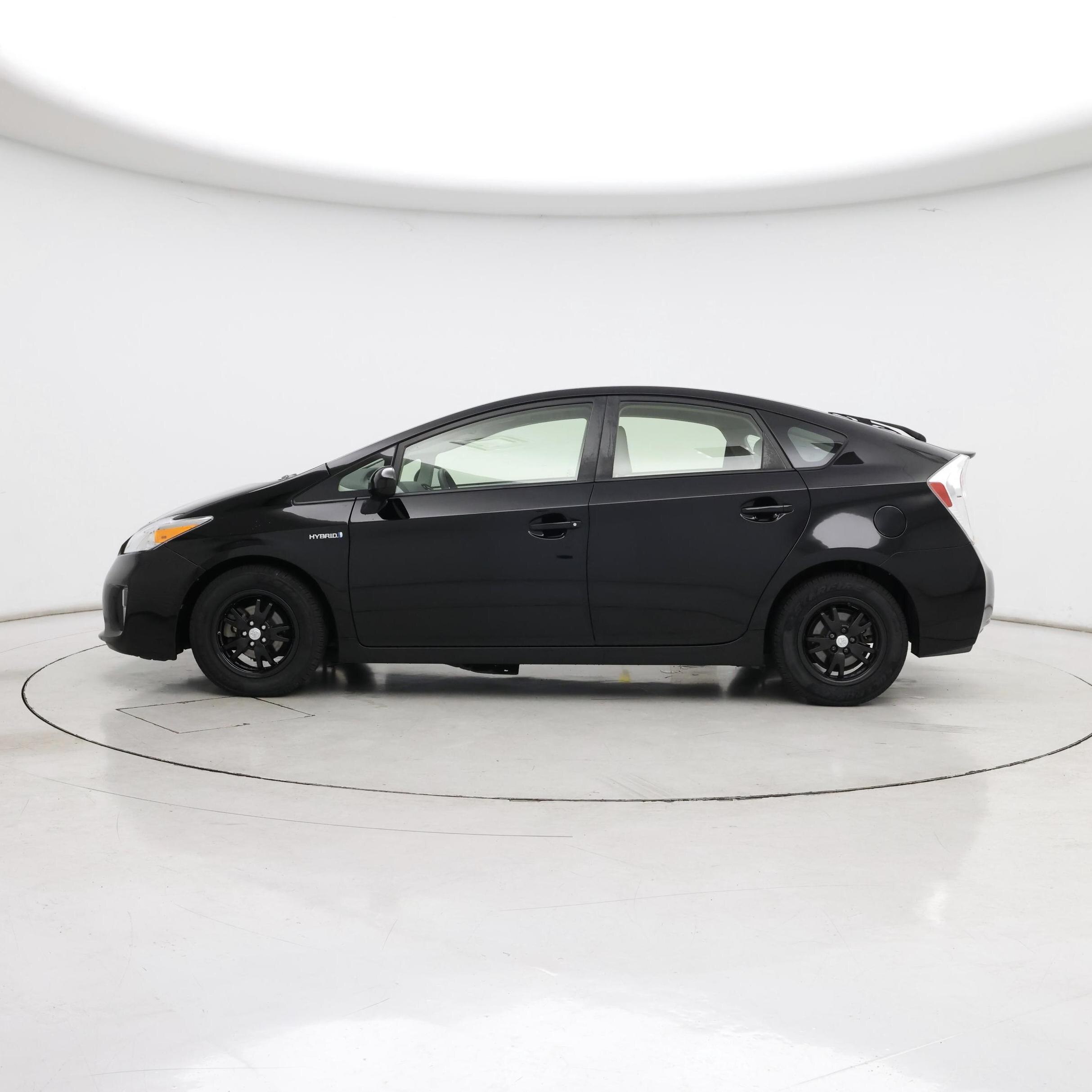 Thumbnail: 2015 Toyota Prius - 3