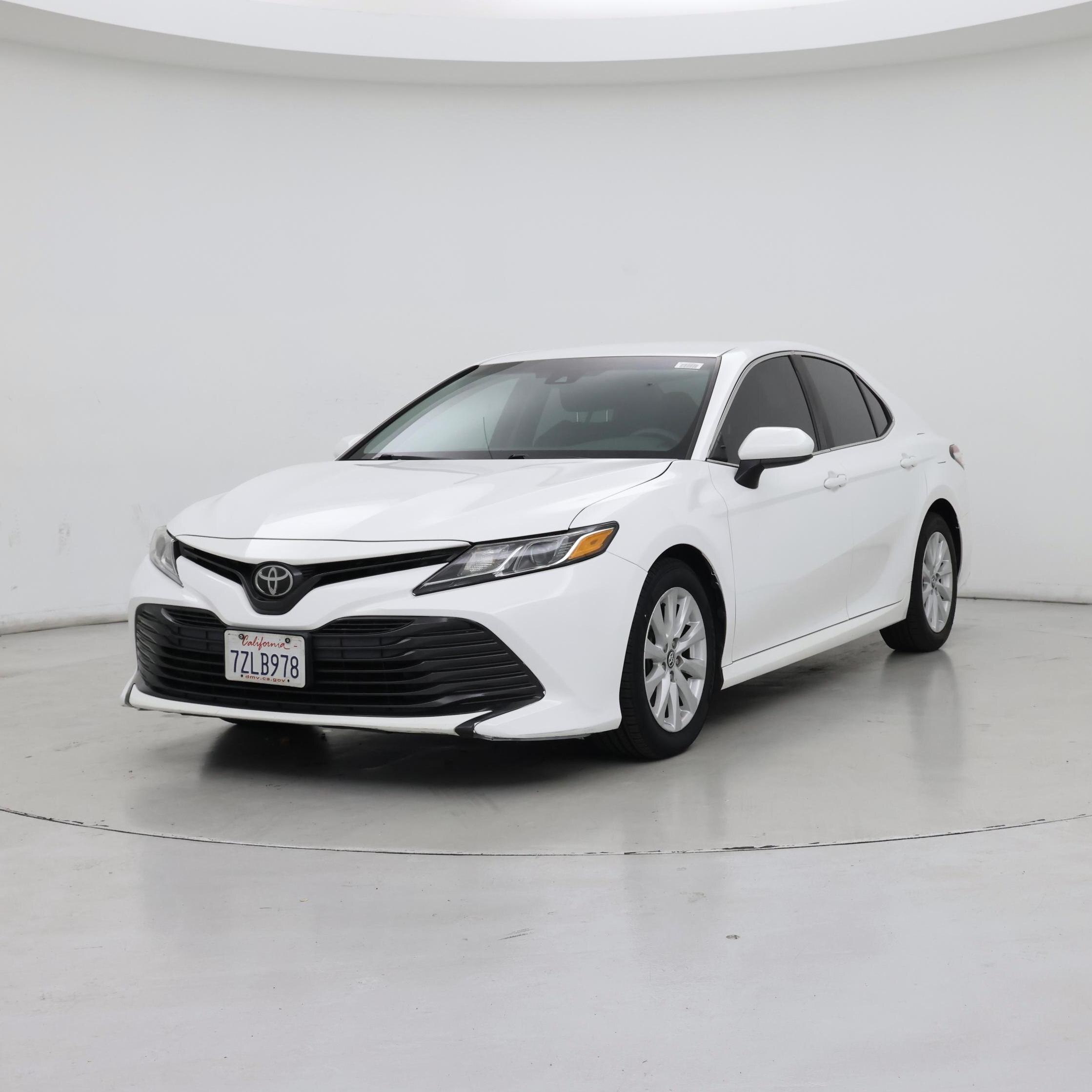 Thumbnail: 2018 Toyota Camry - 4
