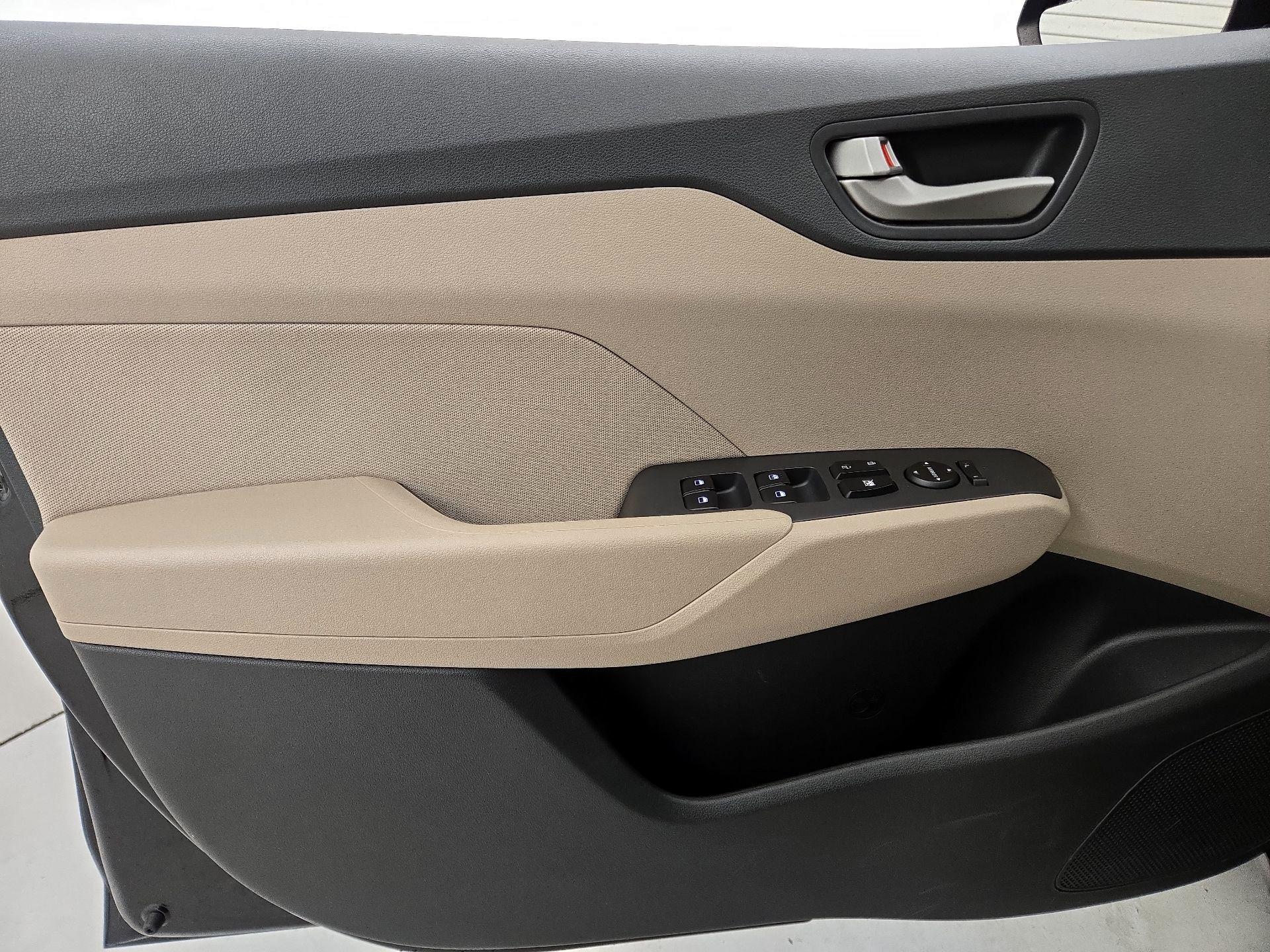 Thumbnail: 2018 Hyundai Accent - 12