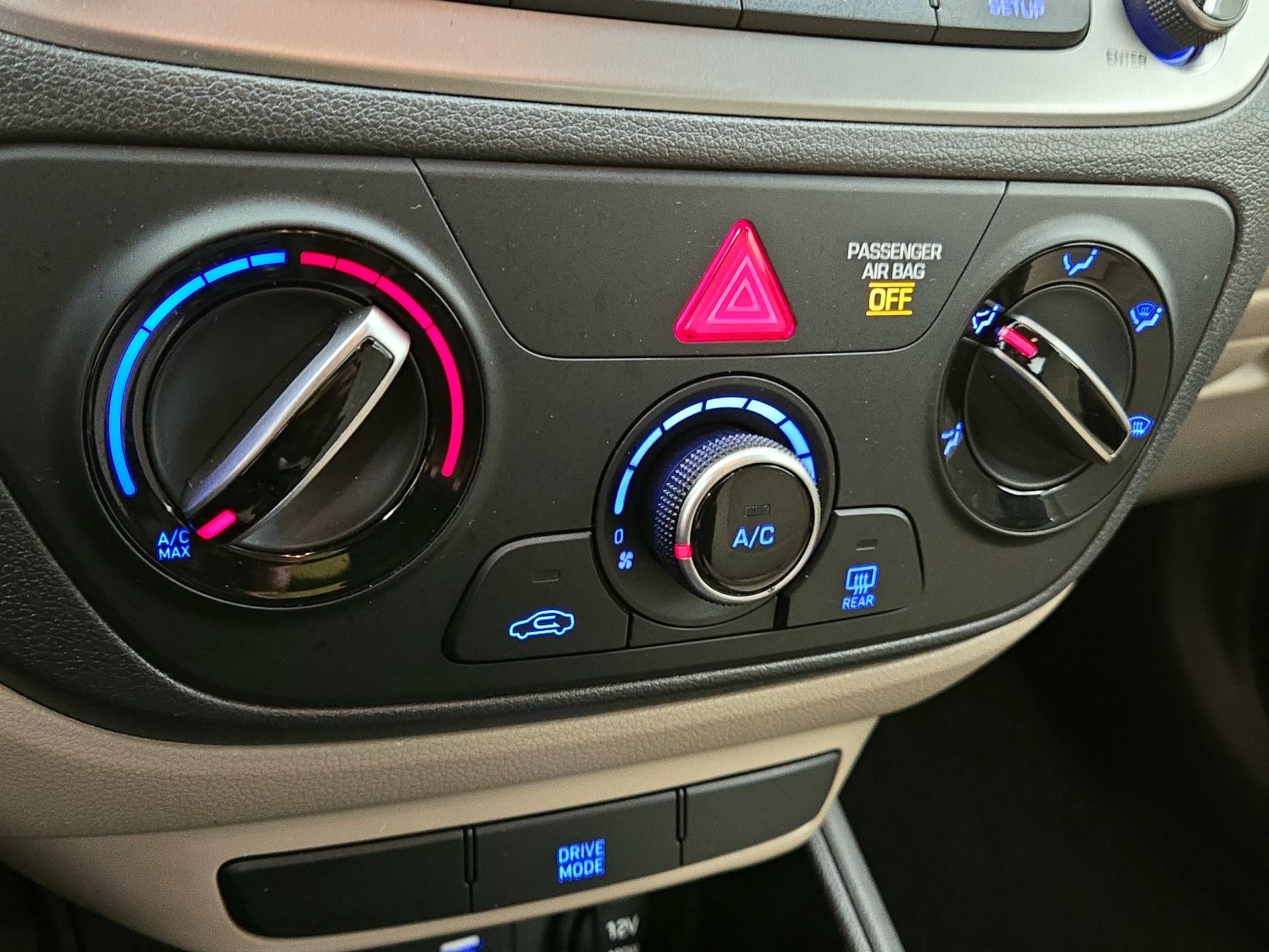 Thumbnail: 2018 Hyundai Accent - 16