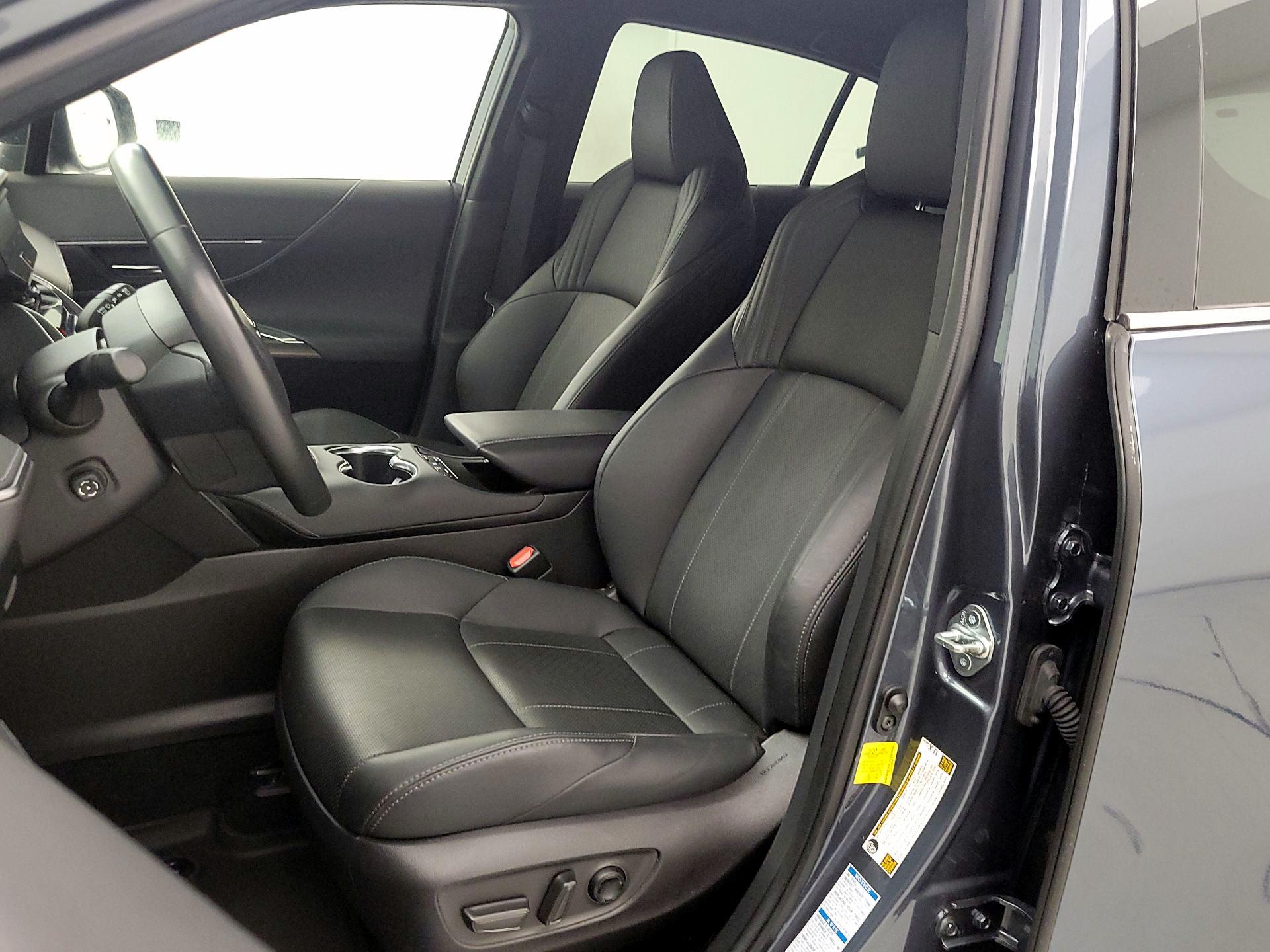 Thumbnail: 2022 Toyota Venza - 11